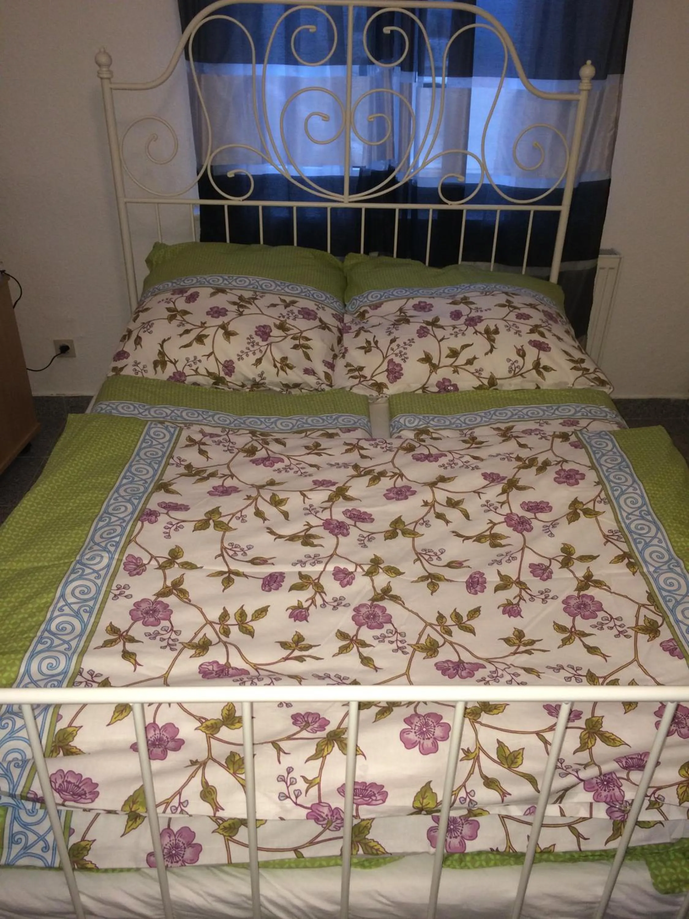 Bedroom, Bed in White House Bochum Ehrenfeld