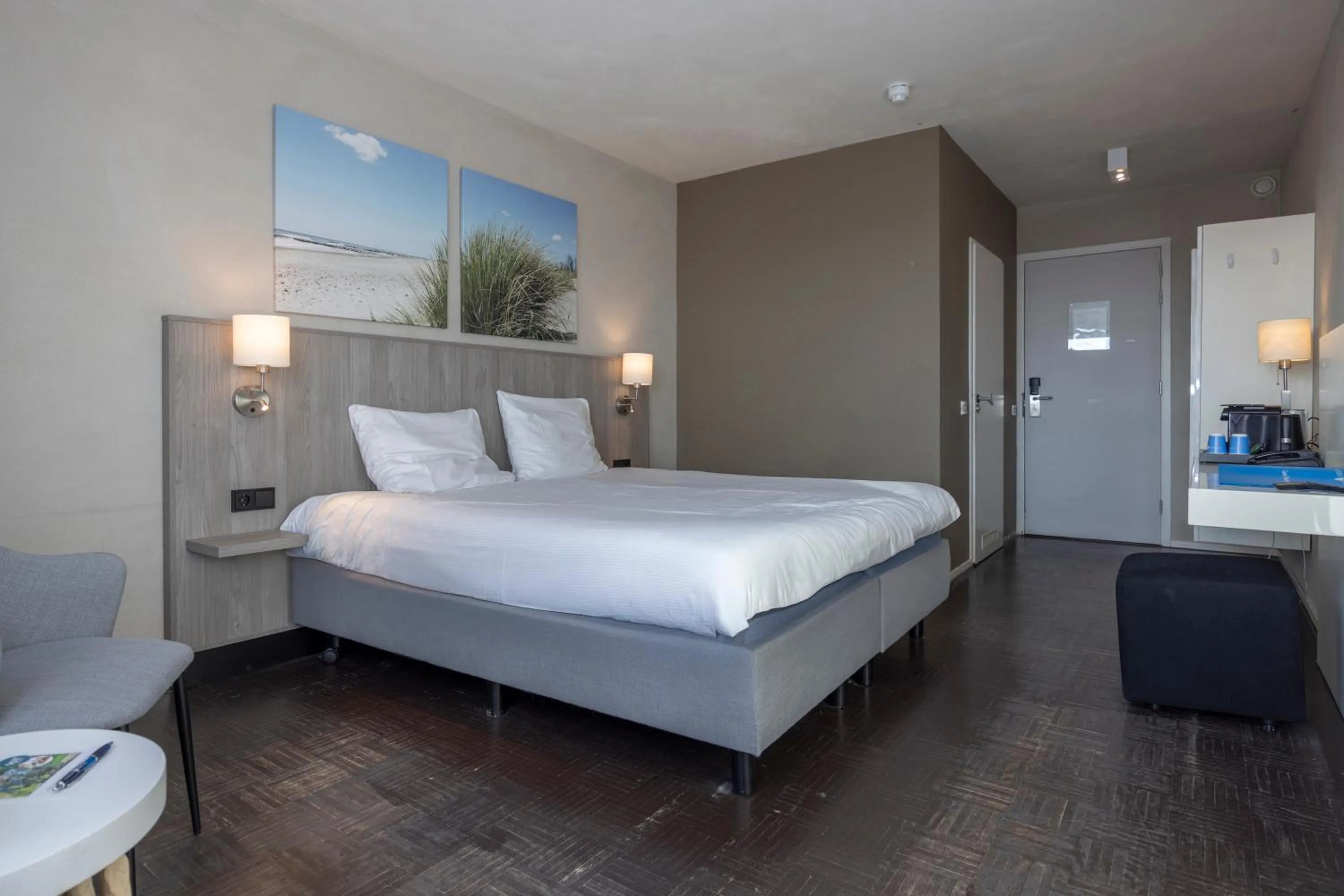 Photo of the whole room, Bed in Fletcher Hotel - Restaurant Elzenduin