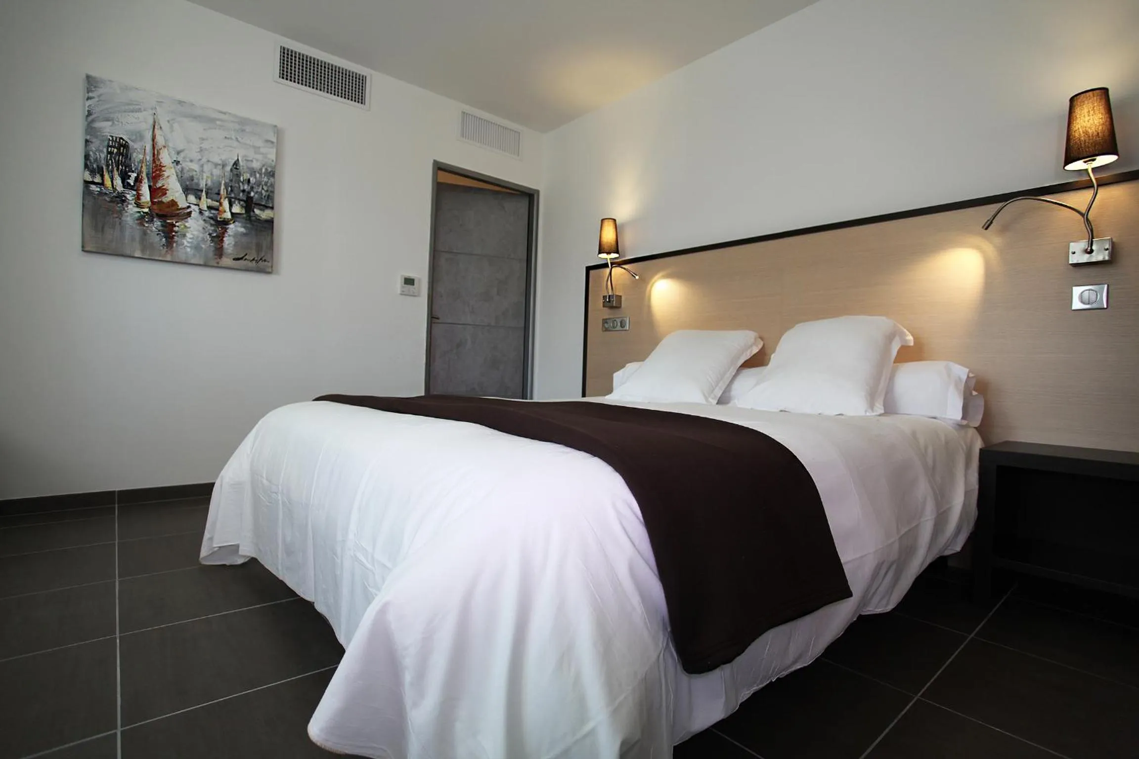 Photo of the whole room, Bed in Hôtel Restaurant les Pielettes