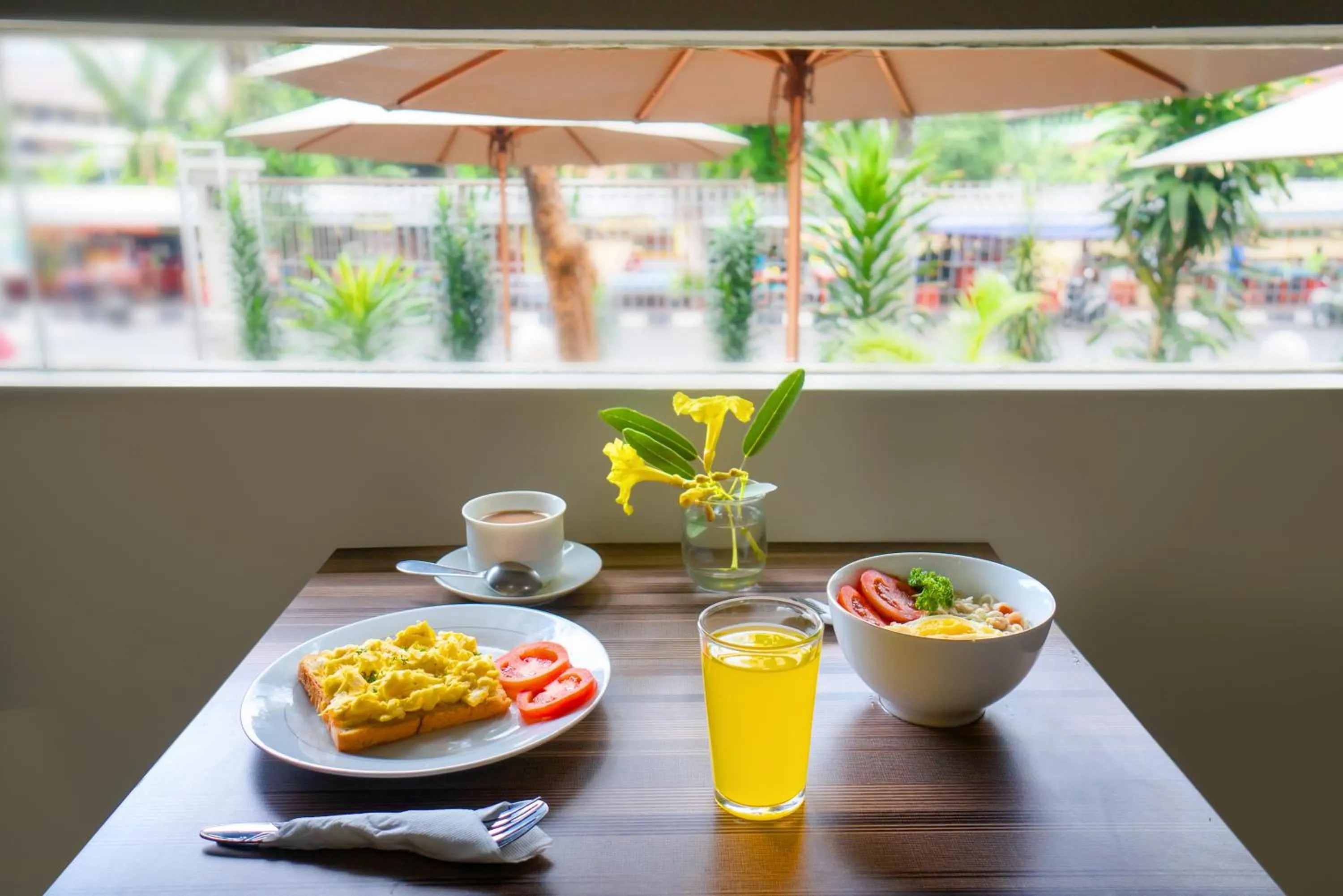 LeGreen Suite Pejompongan