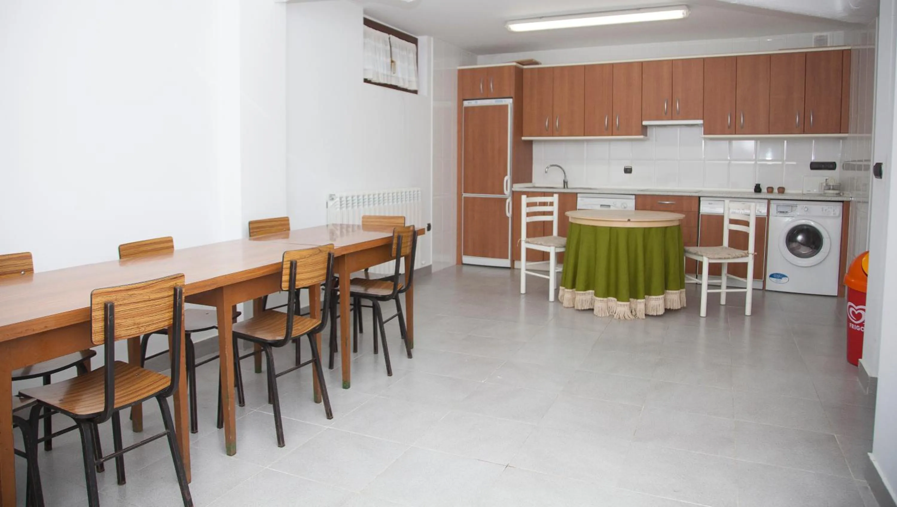 Communal kitchen in Lagunas de Urbión