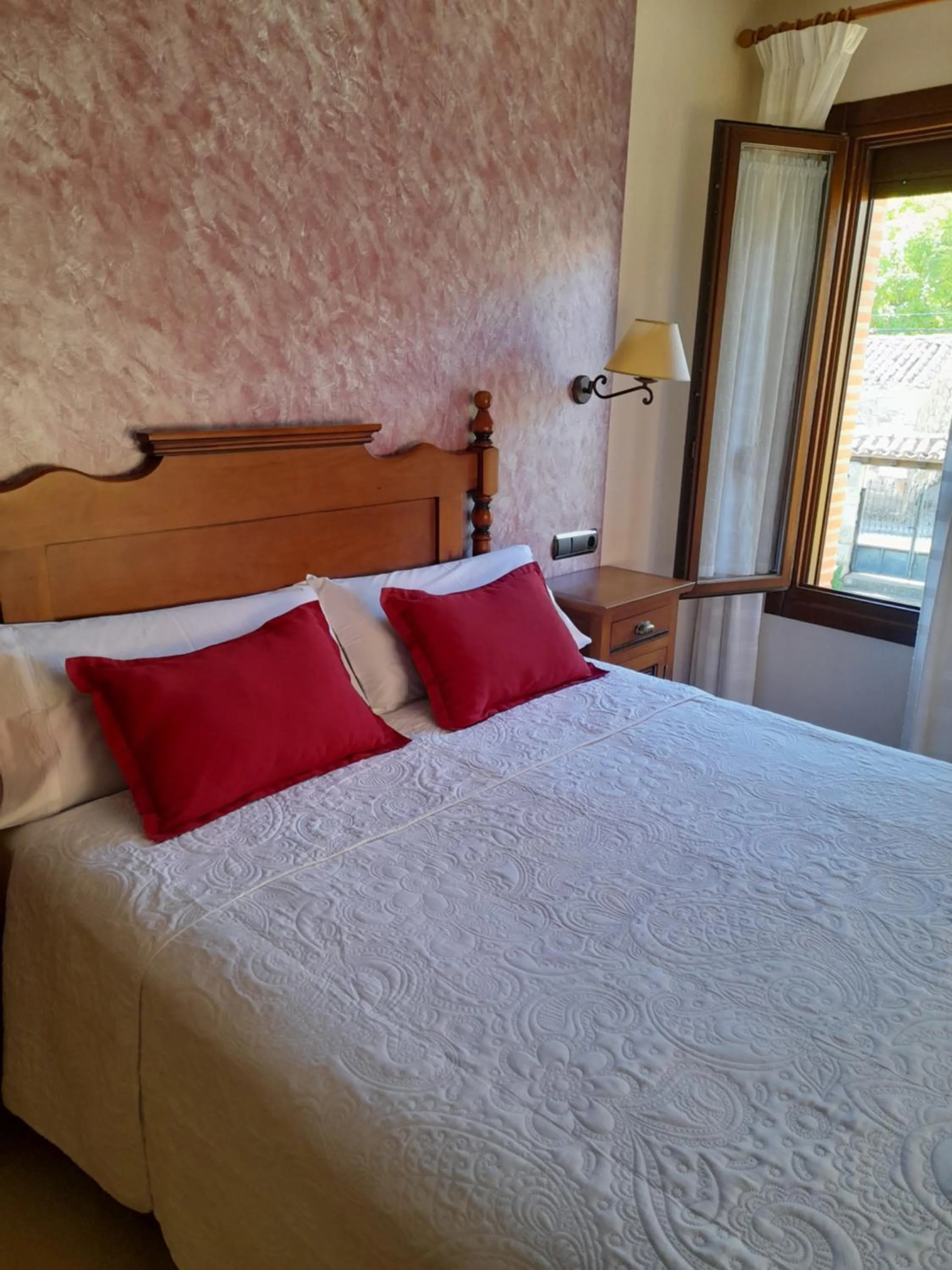 Bedroom, Bed in Lagunas de Urbión