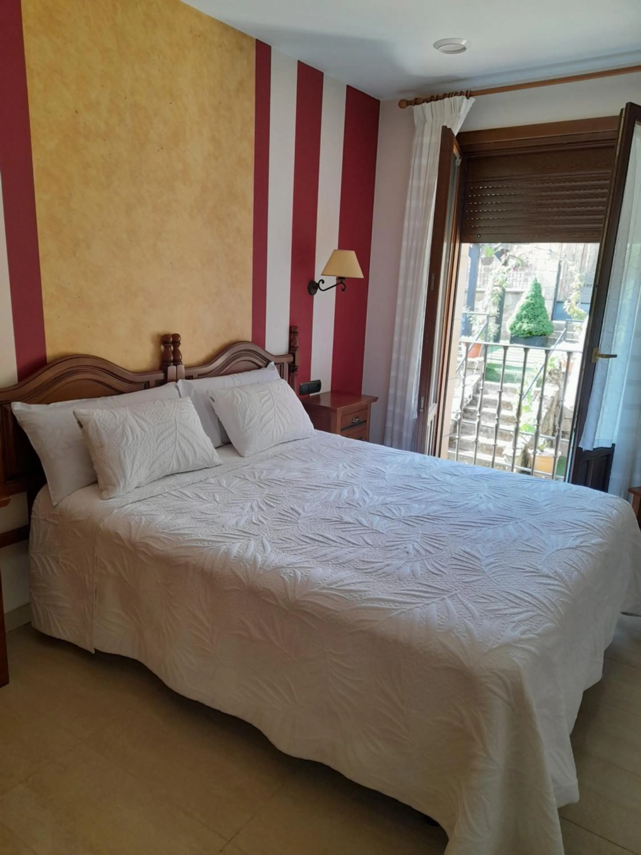 Bedroom, Bed in Lagunas de Urbión
