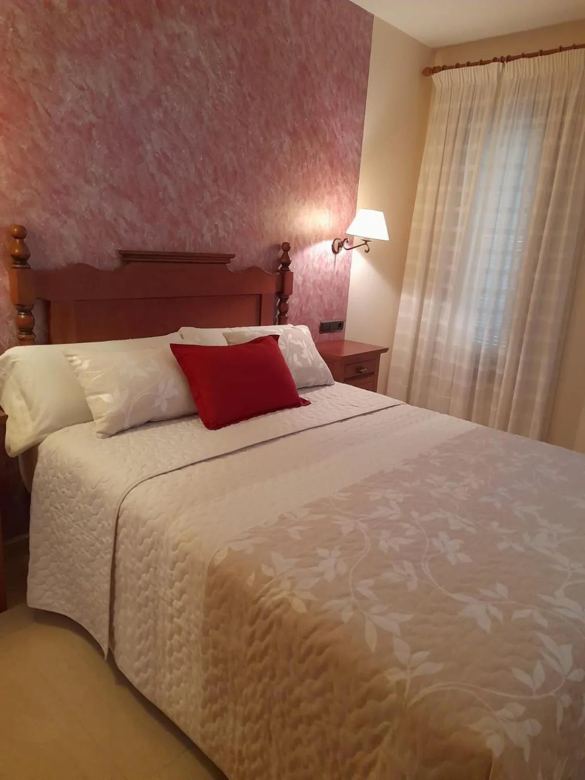 Bedroom, Bed in Lagunas de Urbión