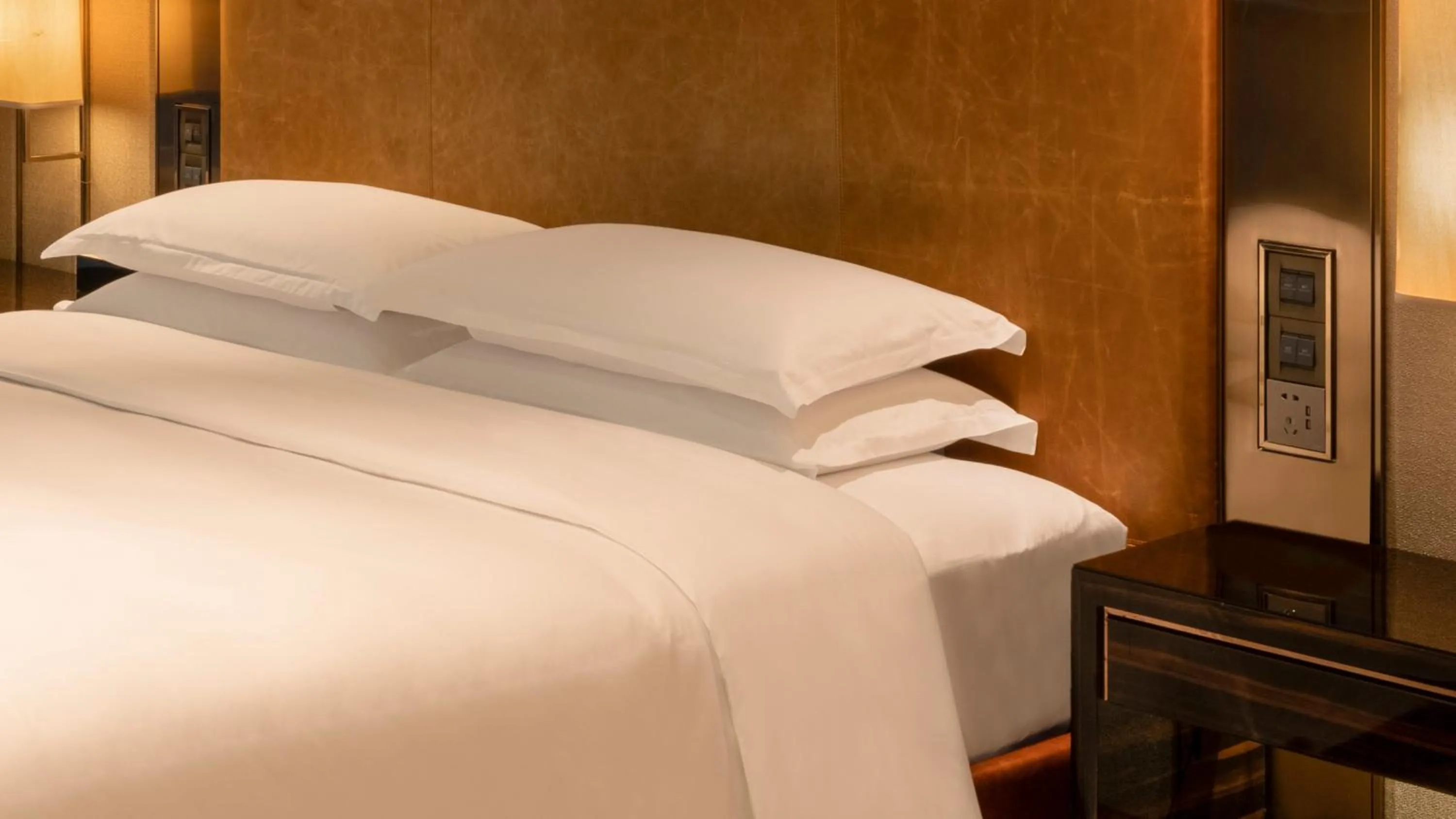 Photo of the whole room, Bed in InterContinental Changsha