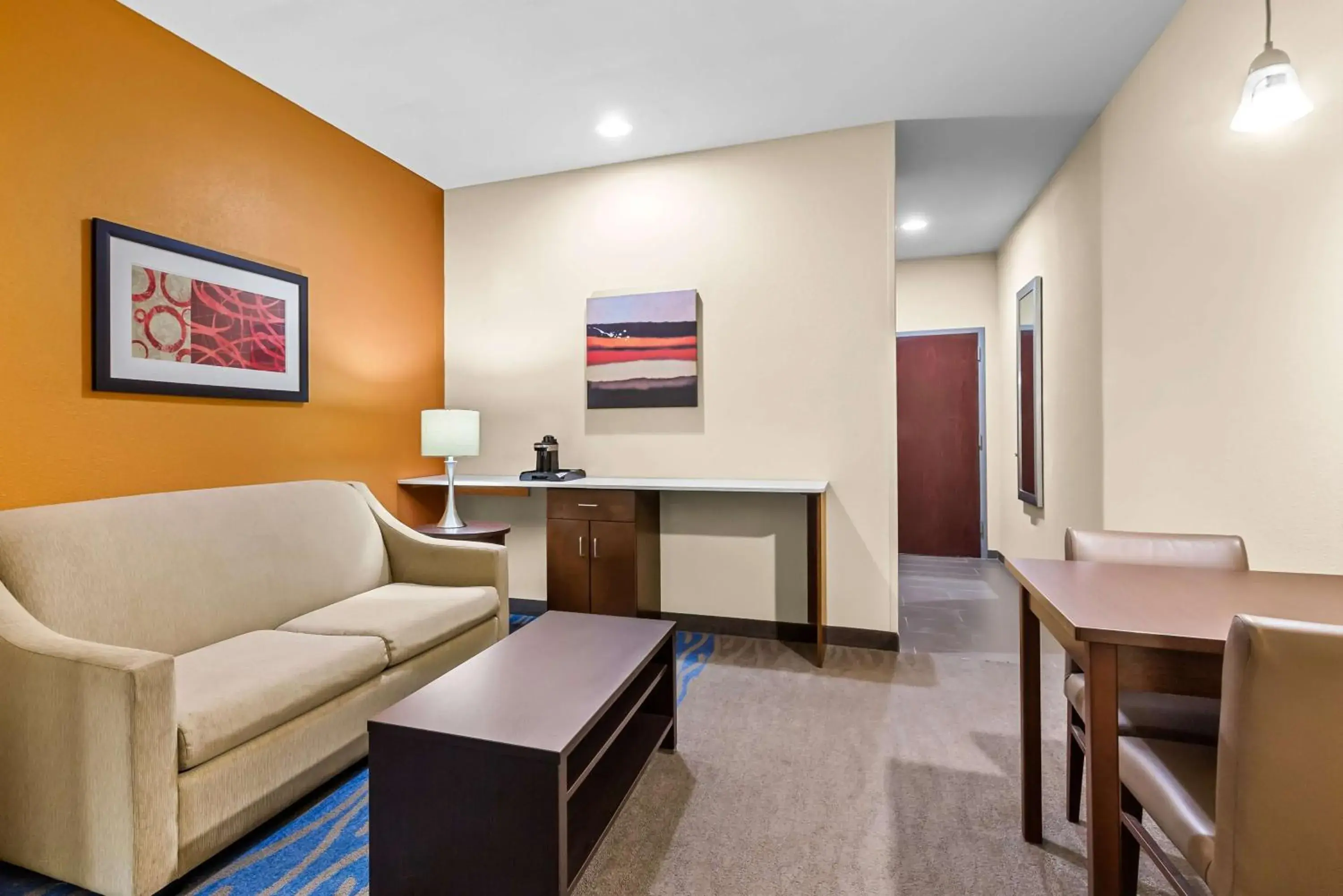 Bedroom in Best Western St. Louis Airport North Hotel & Suites Bedroom in Best Western St. Louis Airport North Hotel & Suites