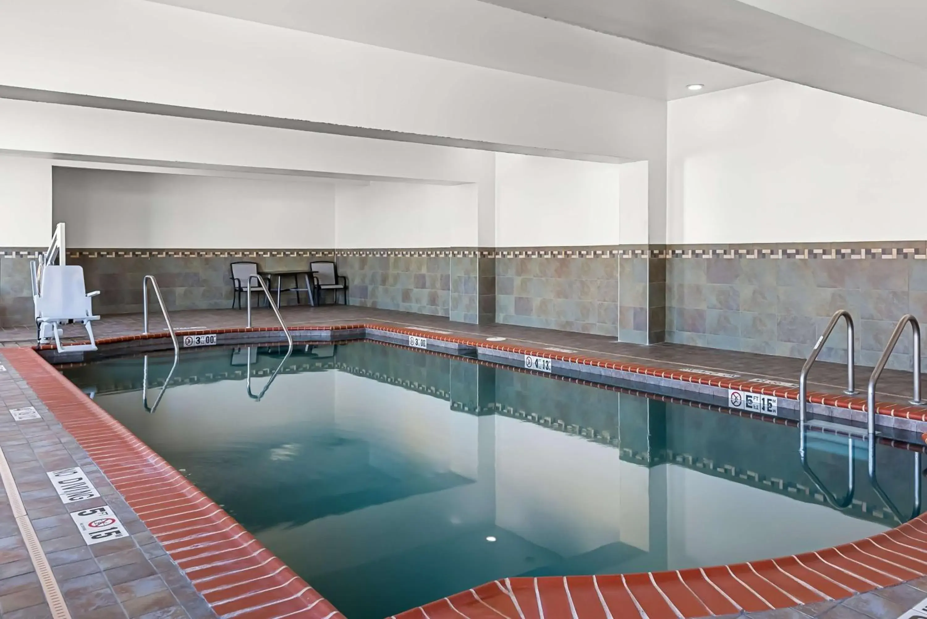 Pool view in Best Western St. Louis Airport North Hotel & Suites Pool view in Best Western St. Louis Airport North Hotel & Suites