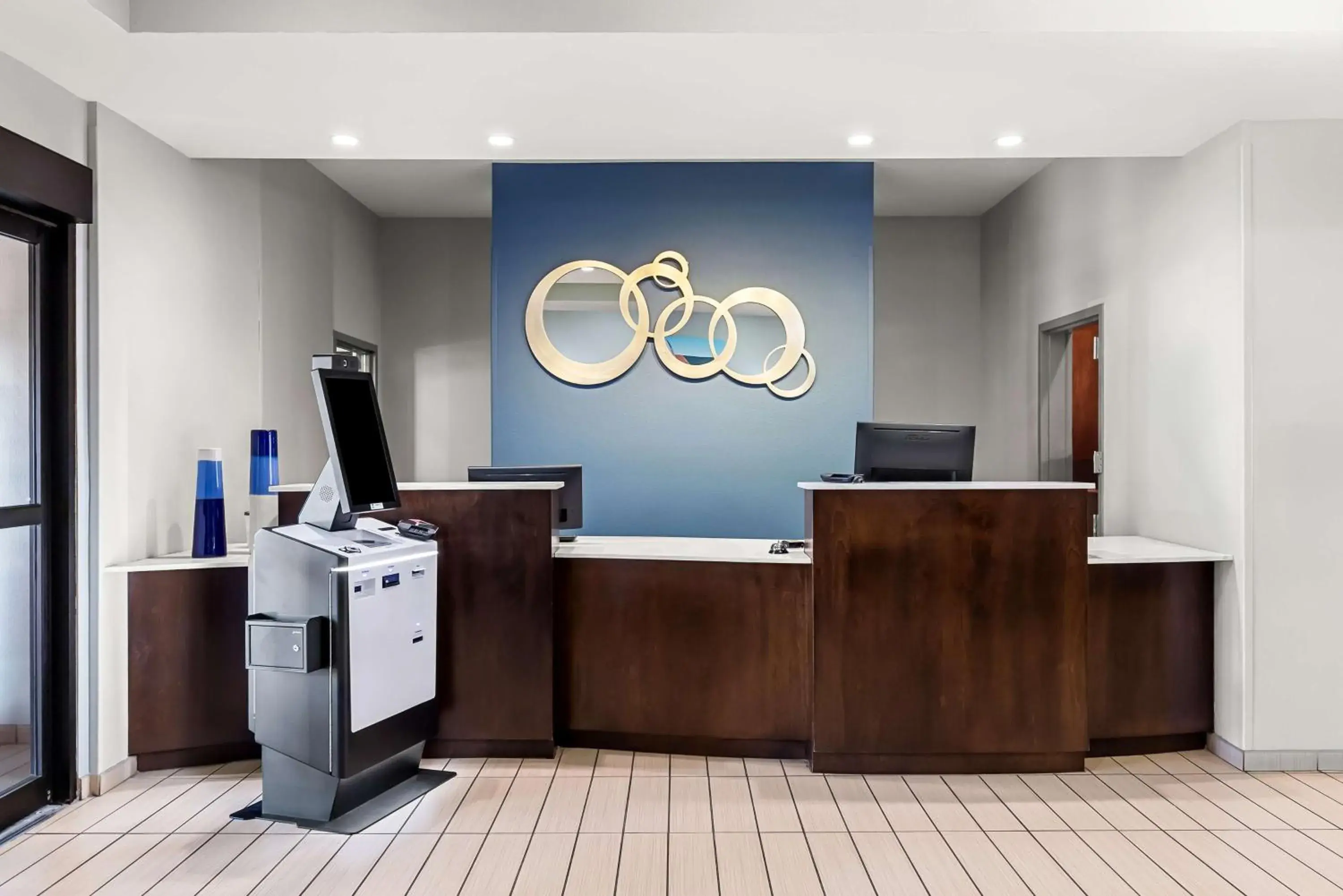 Lobby or reception in Best Western St. Louis Airport North Hotel & Suites Lobby or reception in Best Western St. Louis Airport North Hotel & Suites