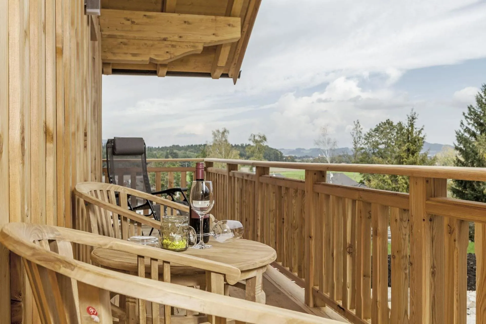 Balcony/Terrace in Bayern Chalets bei Salzburg und Berchtesgaden mit Whirlpool und Sauna