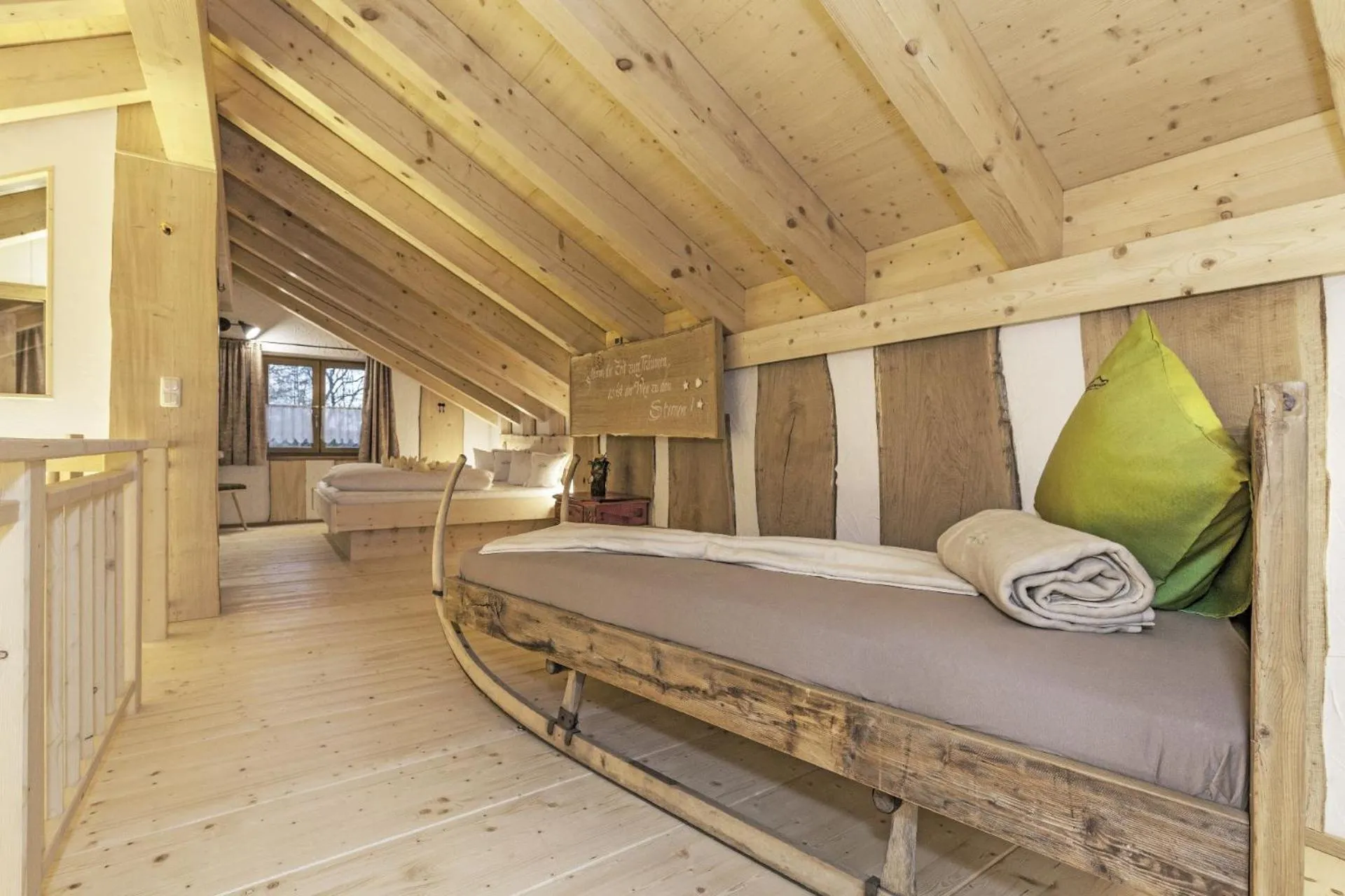 Photo of the whole room in Bayern Chalets bei Salzburg und Berchtesgaden mit Whirlpool und Sauna