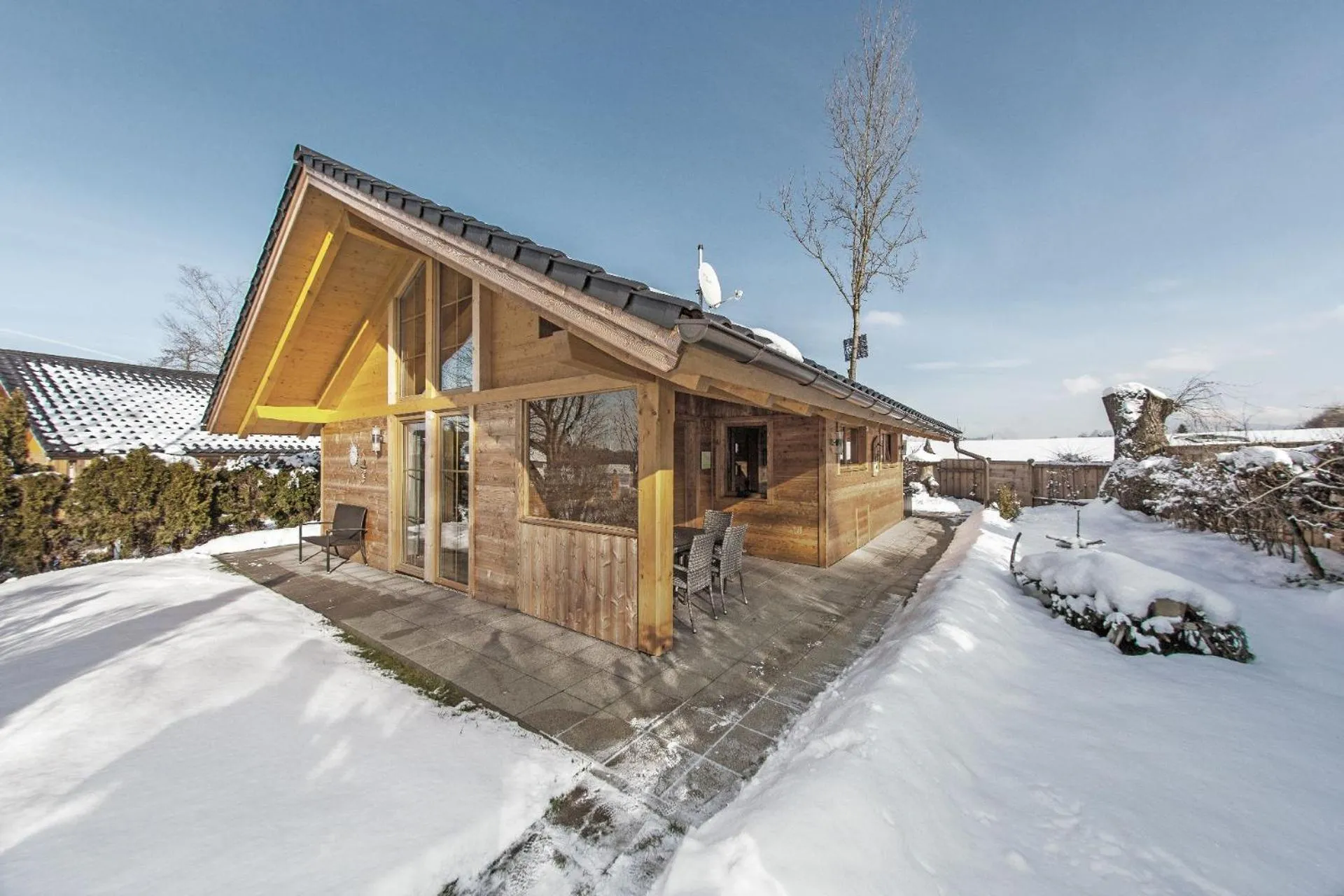 Property building in Bayern Chalets bei Salzburg und Berchtesgaden mit Whirlpool und Sauna