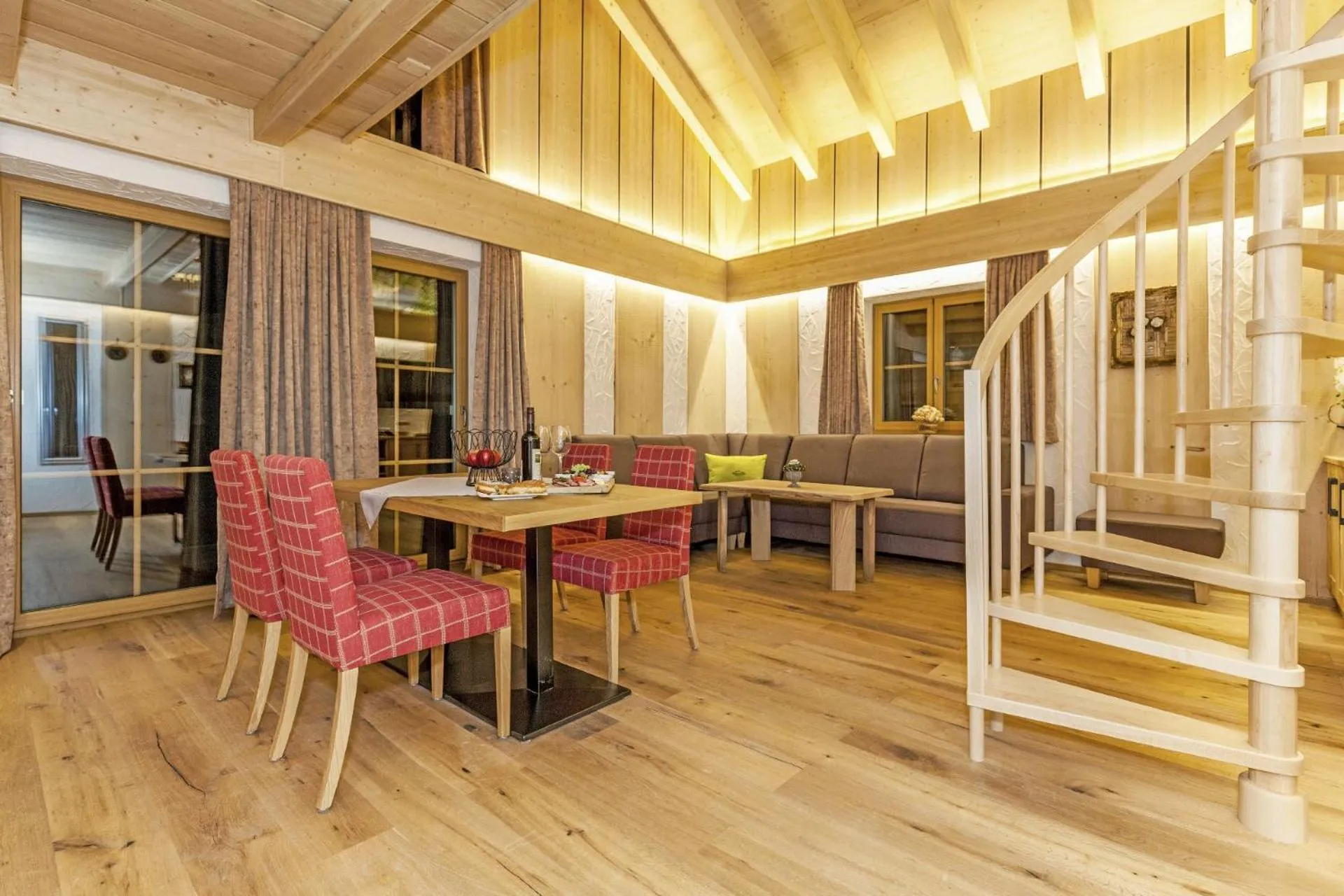 Living room in Bayern Chalets bei Salzburg und Berchtesgaden mit Whirlpool und Sauna