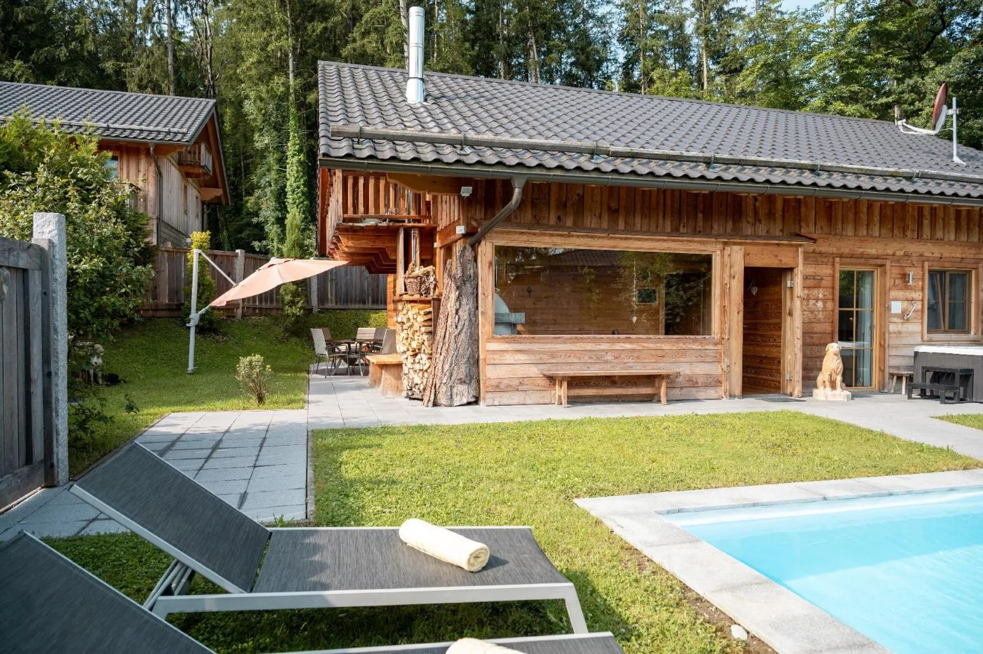 Property building in Bayern Chalets bei Salzburg und Berchtesgaden mit Whirlpool und Sauna