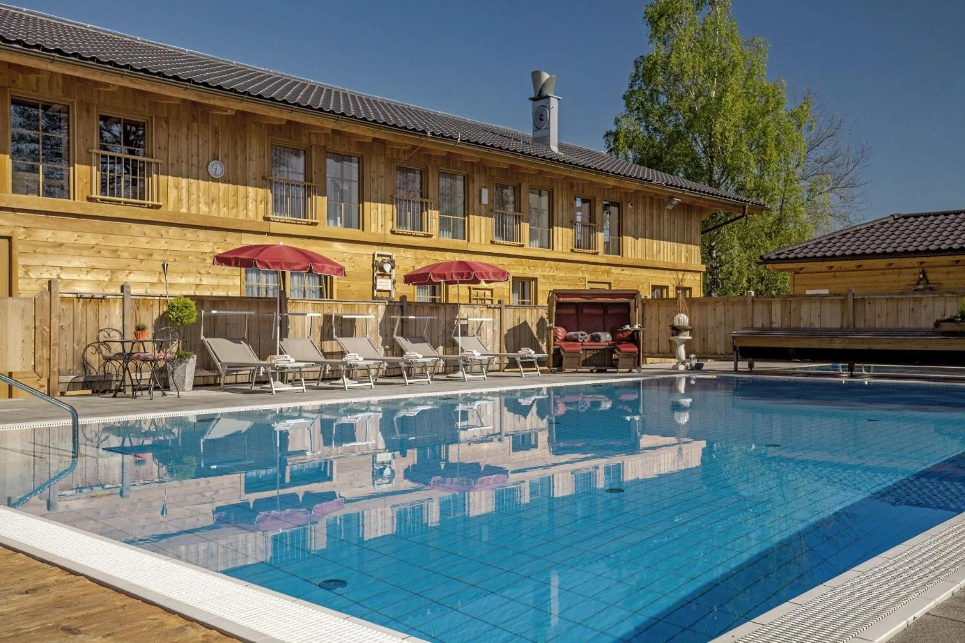 Spa and wellness centre/facilities in Bayern Chalets bei Salzburg und Berchtesgaden mit Whirlpool und Sauna
