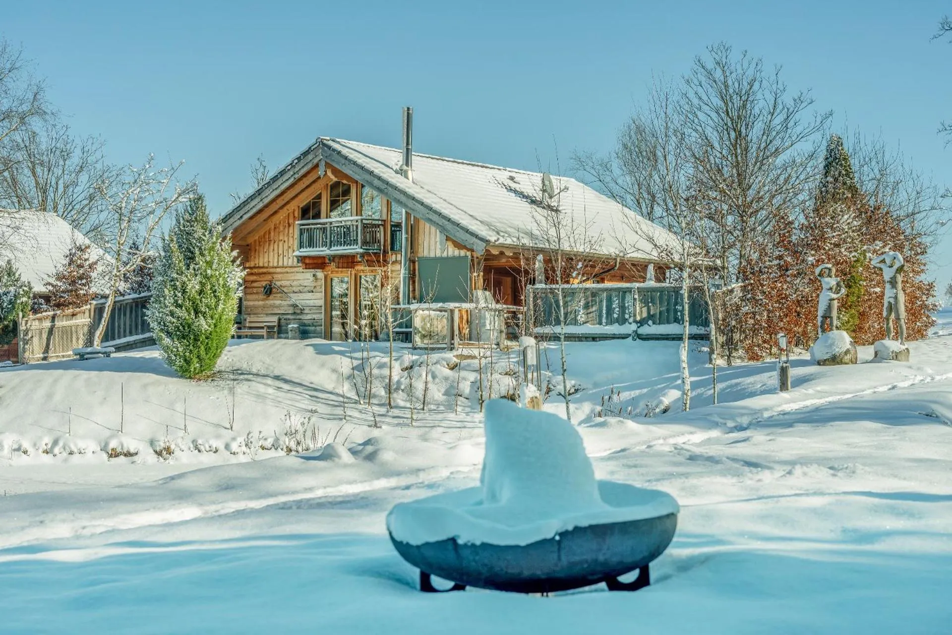 Property building in Bayern Chalets bei Salzburg und Berchtesgaden mit Whirlpool und Sauna