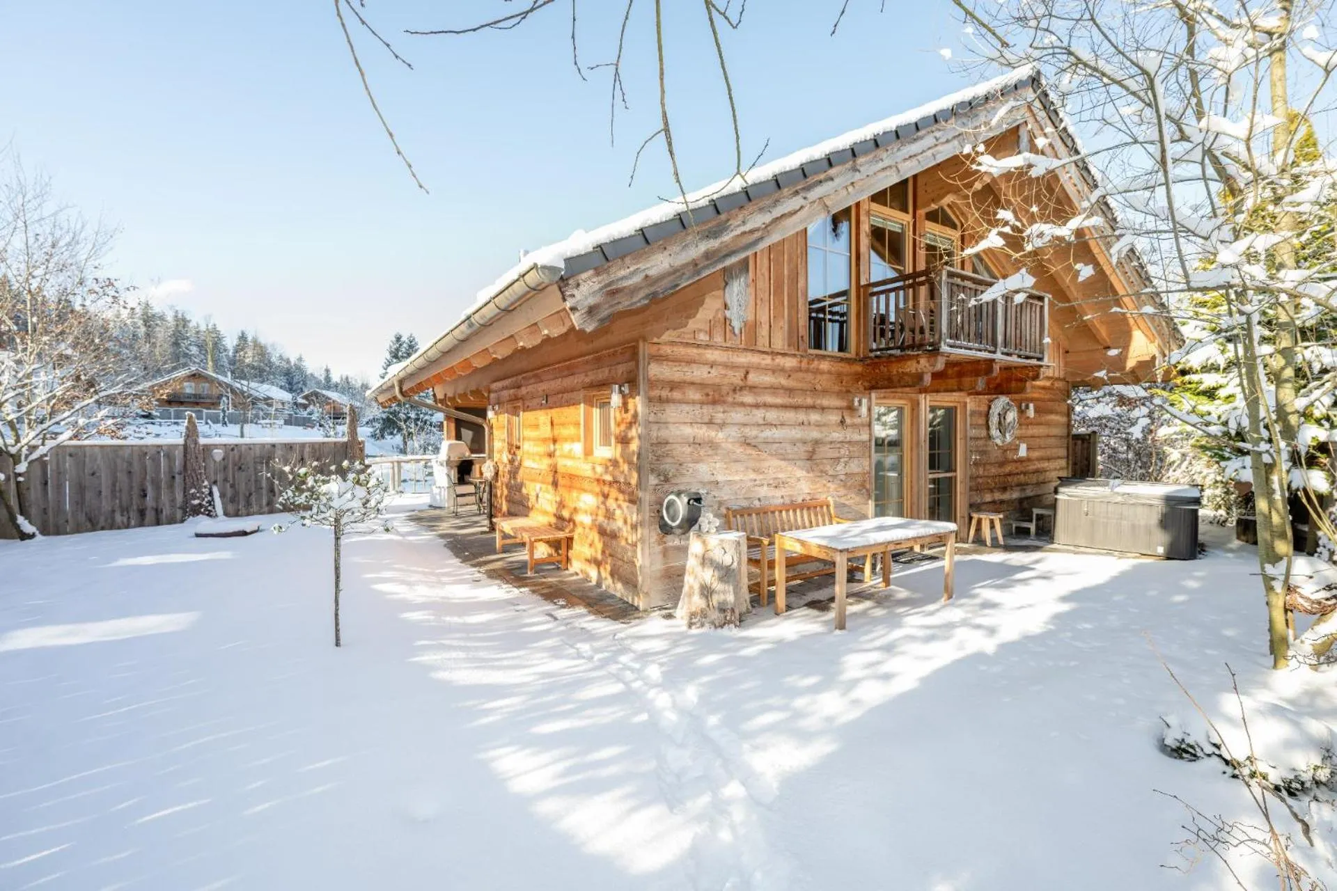 Property building in Bayern Chalets bei Salzburg und Berchtesgaden mit Whirlpool und Sauna