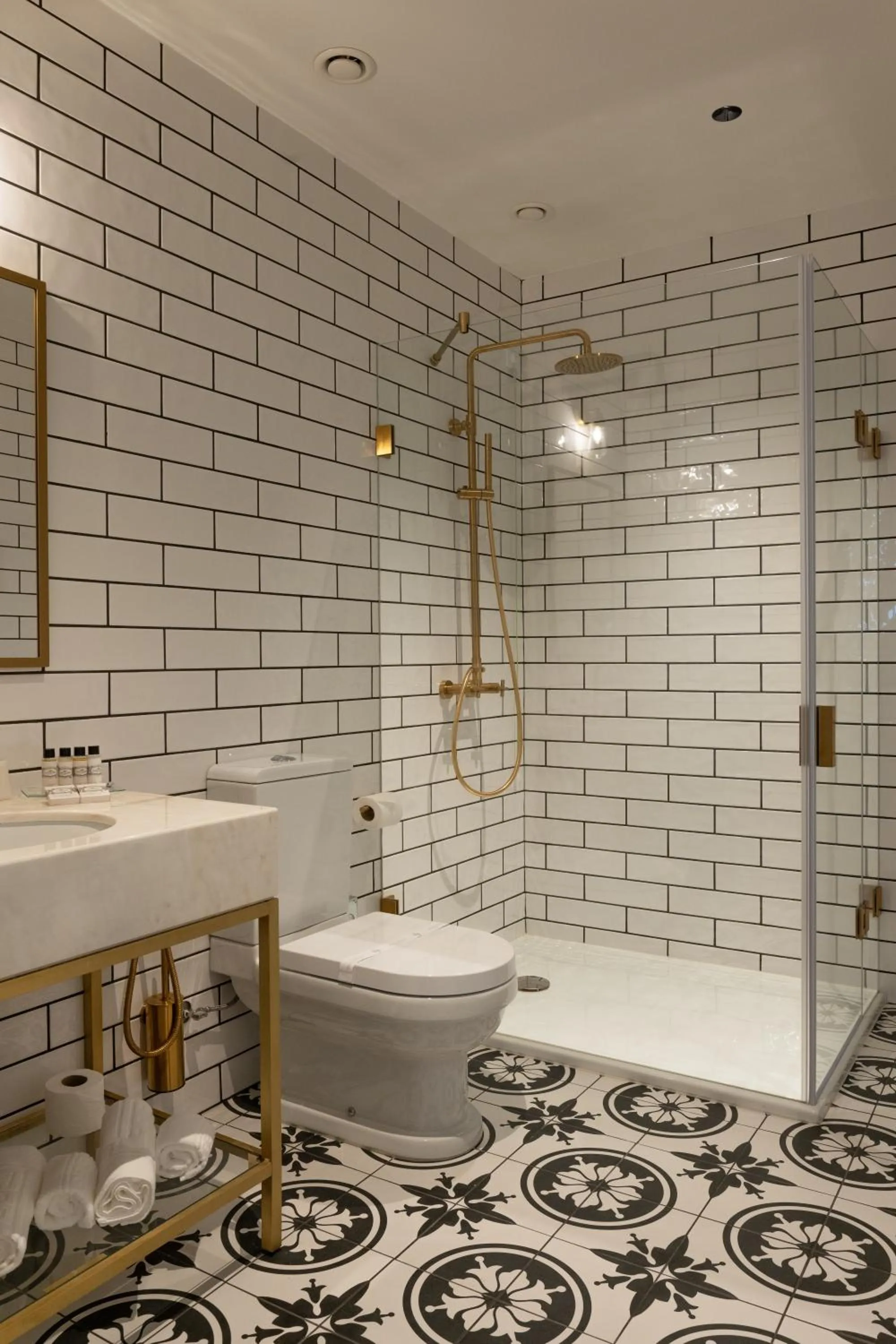 Shower in Dona Maria Hotel