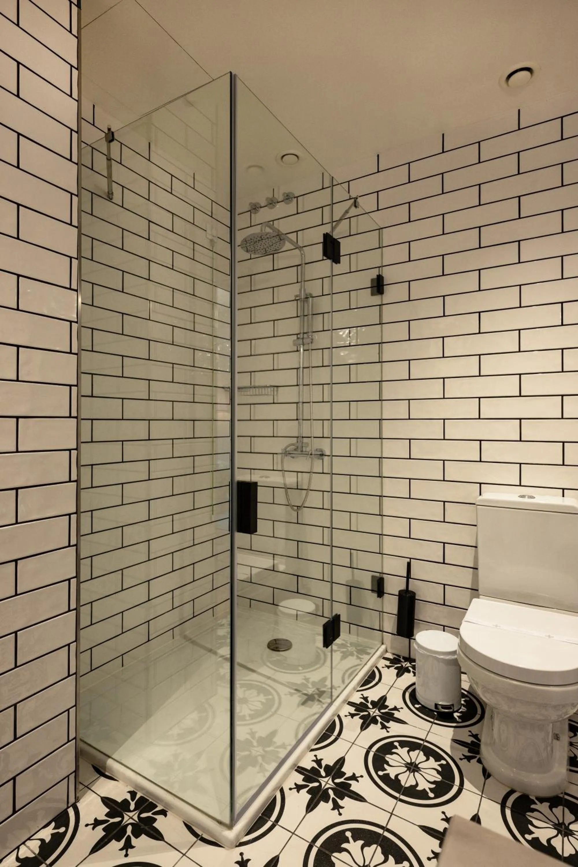 Shower in Dona Maria Hotel