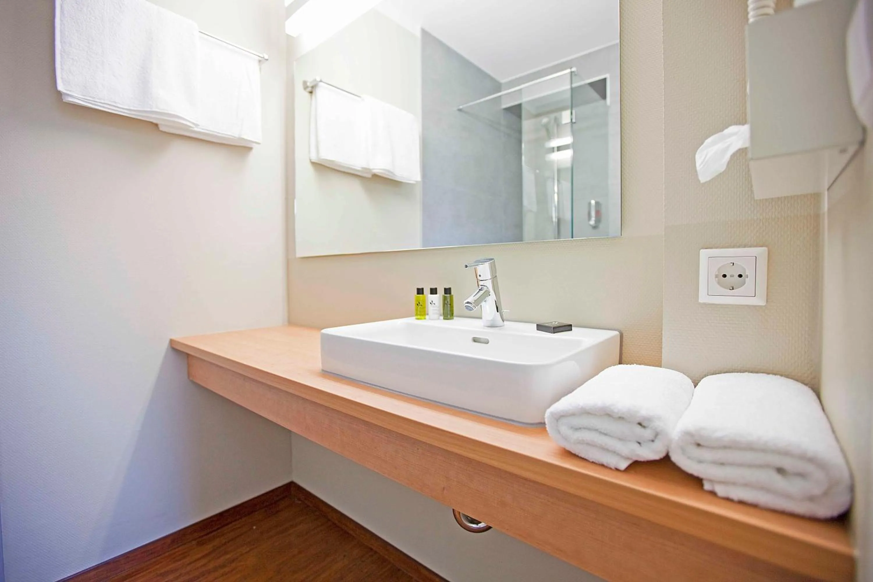 Bathroom in Sebcity Hotel