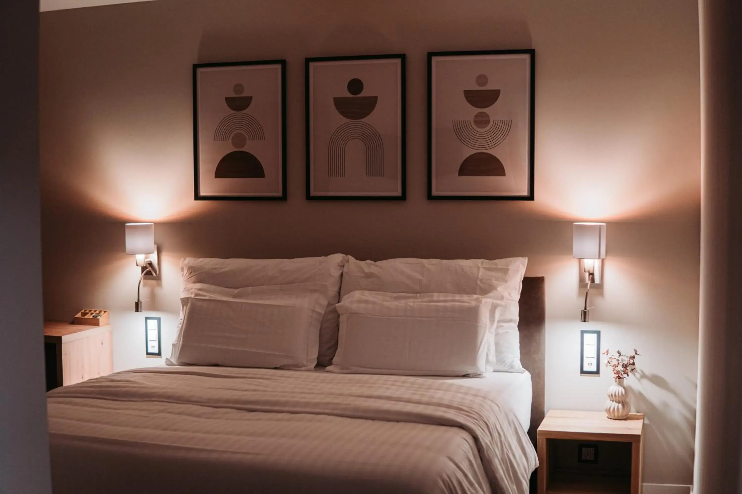 Standard Double Room in Hôtel du Midi Standard Double Room in Hôtel du Midi