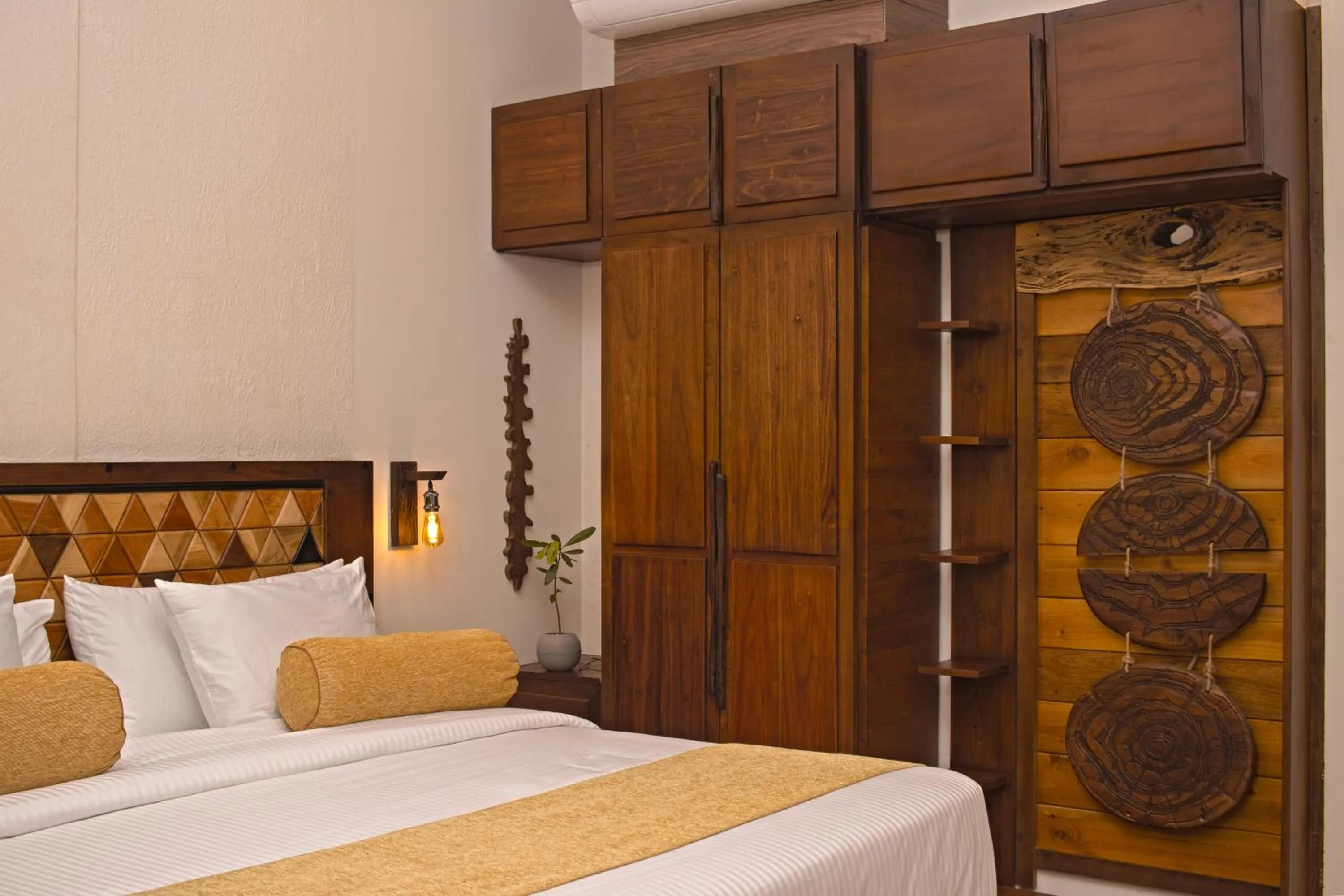 Bedroom, Bed in Spicepeek Boutique Hotel CMB Airport