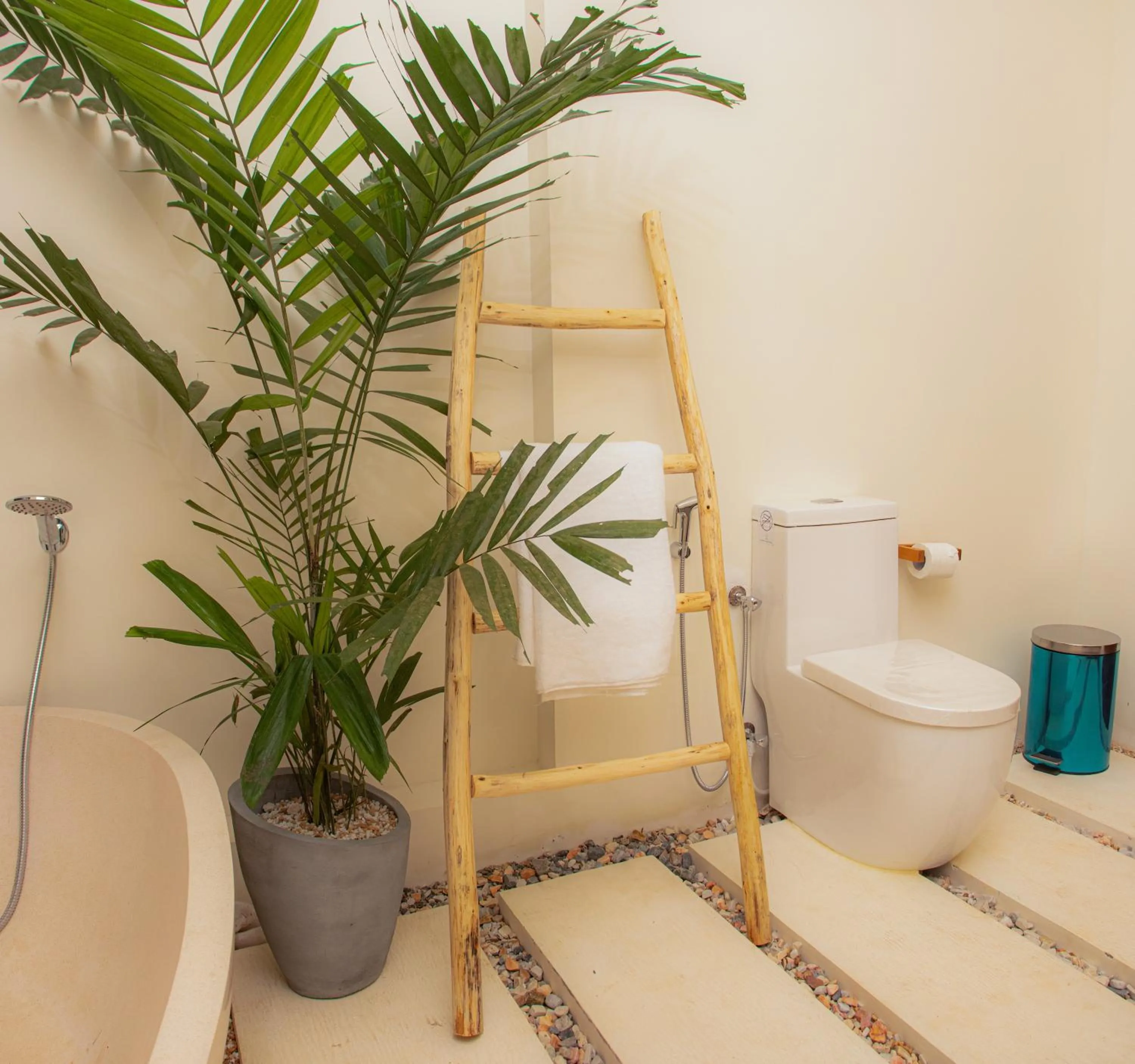 Toilet in Spicepeek Boutique Hotel CMB Airport