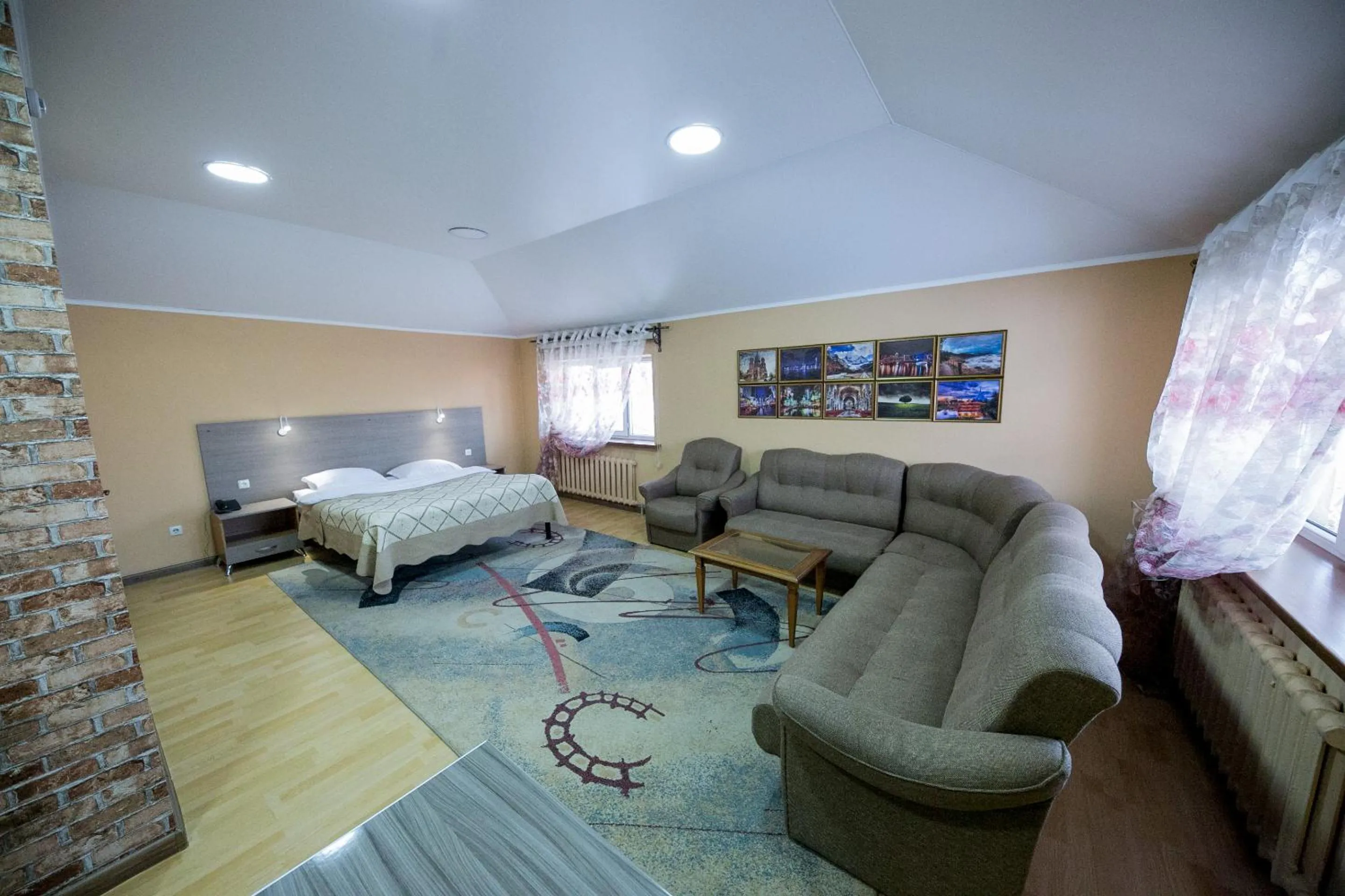 Bed in Hotel Flagman