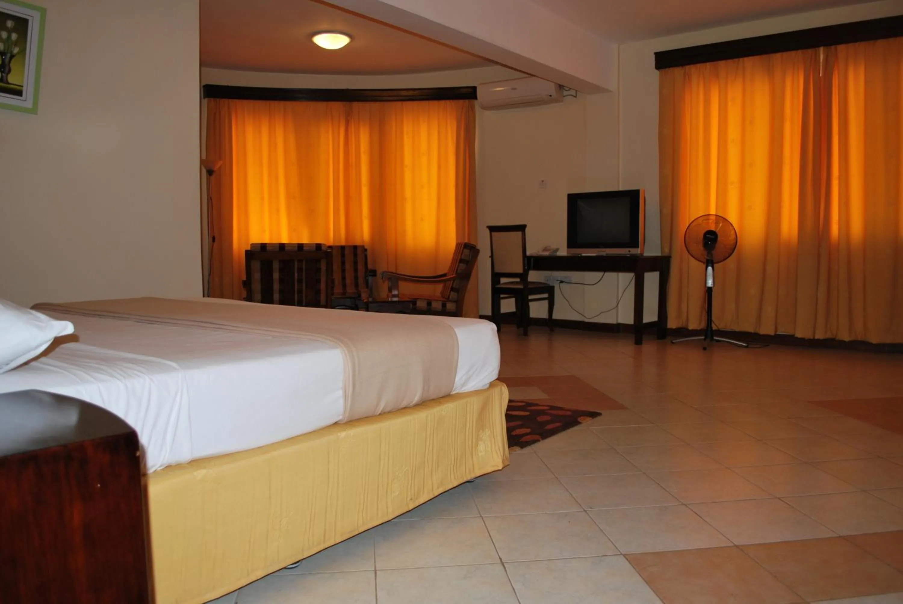 TV and multimedia, Bed in Parkview Inn