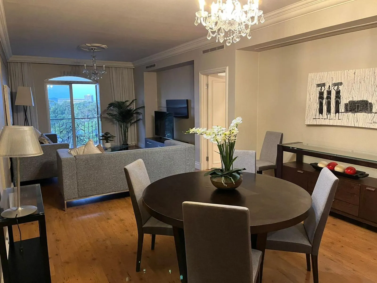 Dining area in Cape Royale Luxury Suite