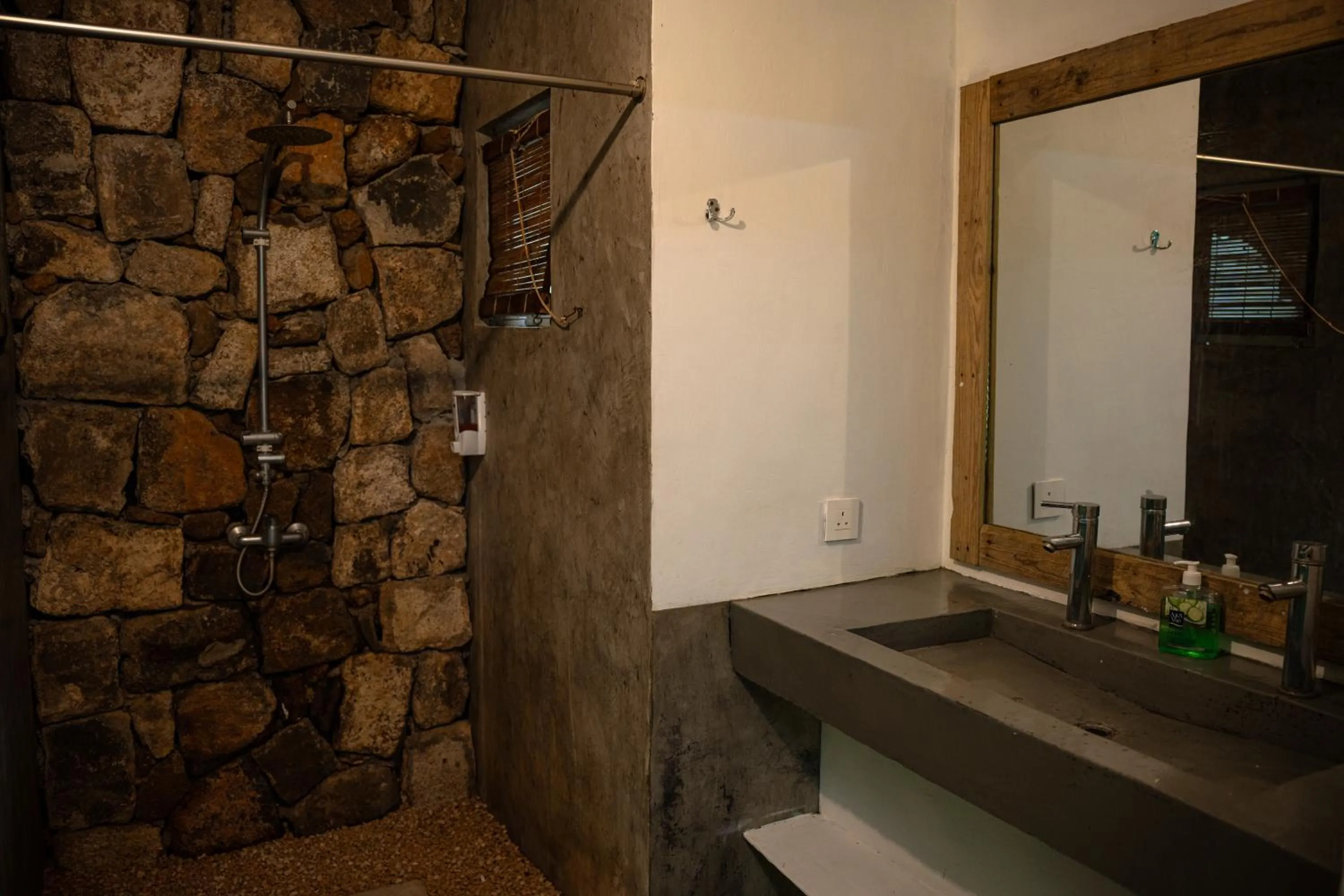 Shower in Nativ Lodge and Spa