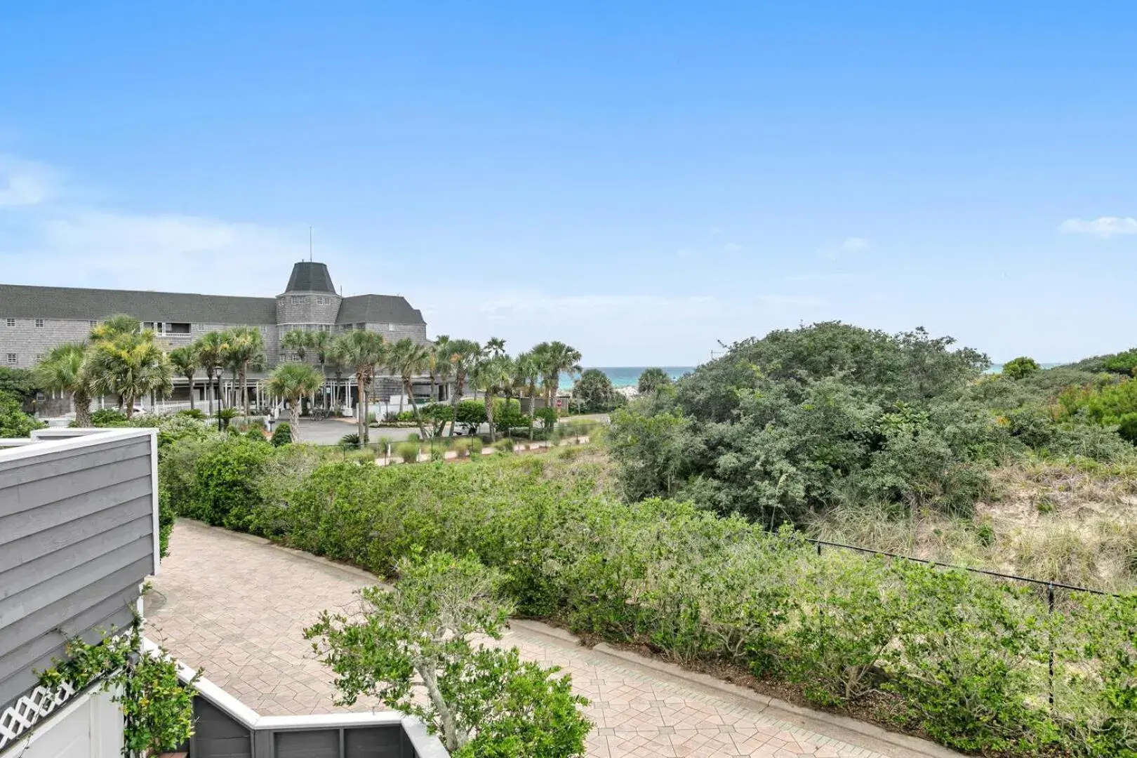 Henderson Haus - Is a Fabulous 3BR Townhome in Destin Henderson Haus - Is a Fabulous 3BR Townhome in Destin