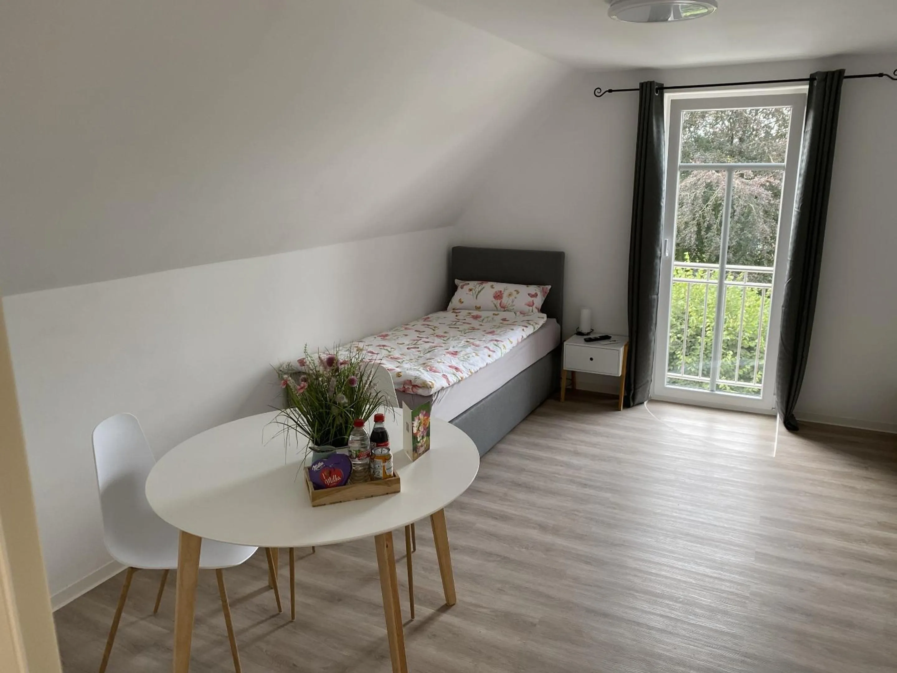 Single Room with Private Bathroom - single occupancy in Appartementhaus EMDEN