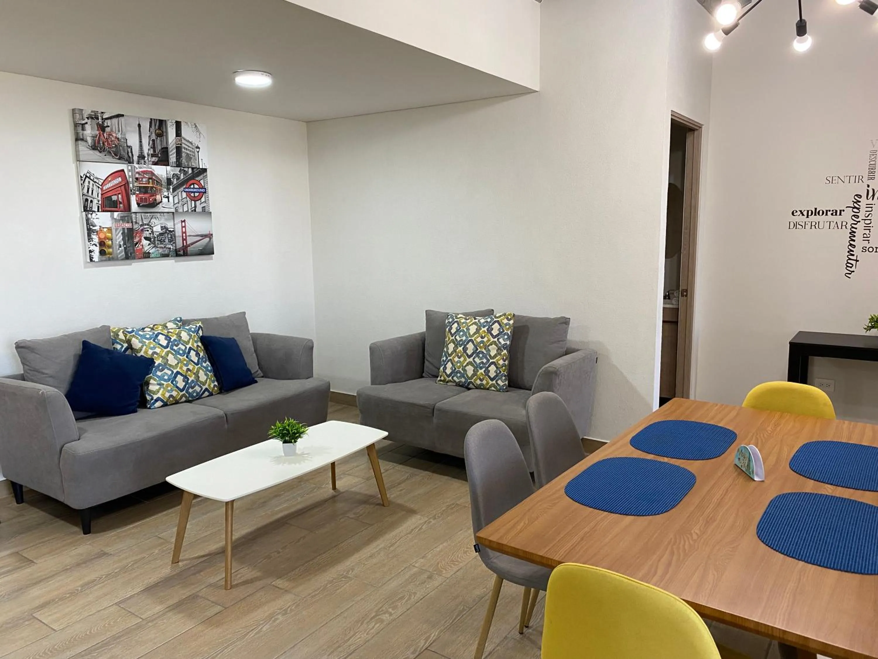 Living room in Lux 2 bedroom apartment, swimming pool, gym and free parking spot in Macro Plaza area