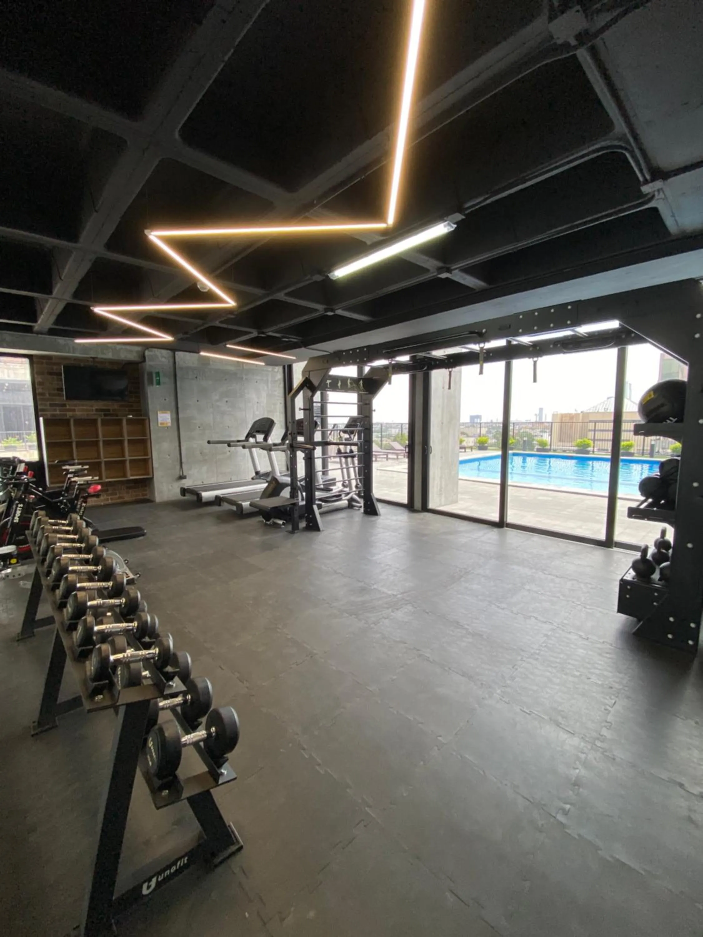 Fitness centre/facilities in Lux 2 bedroom apartment, swimming pool, gym and free parking spot in Macro Plaza area
