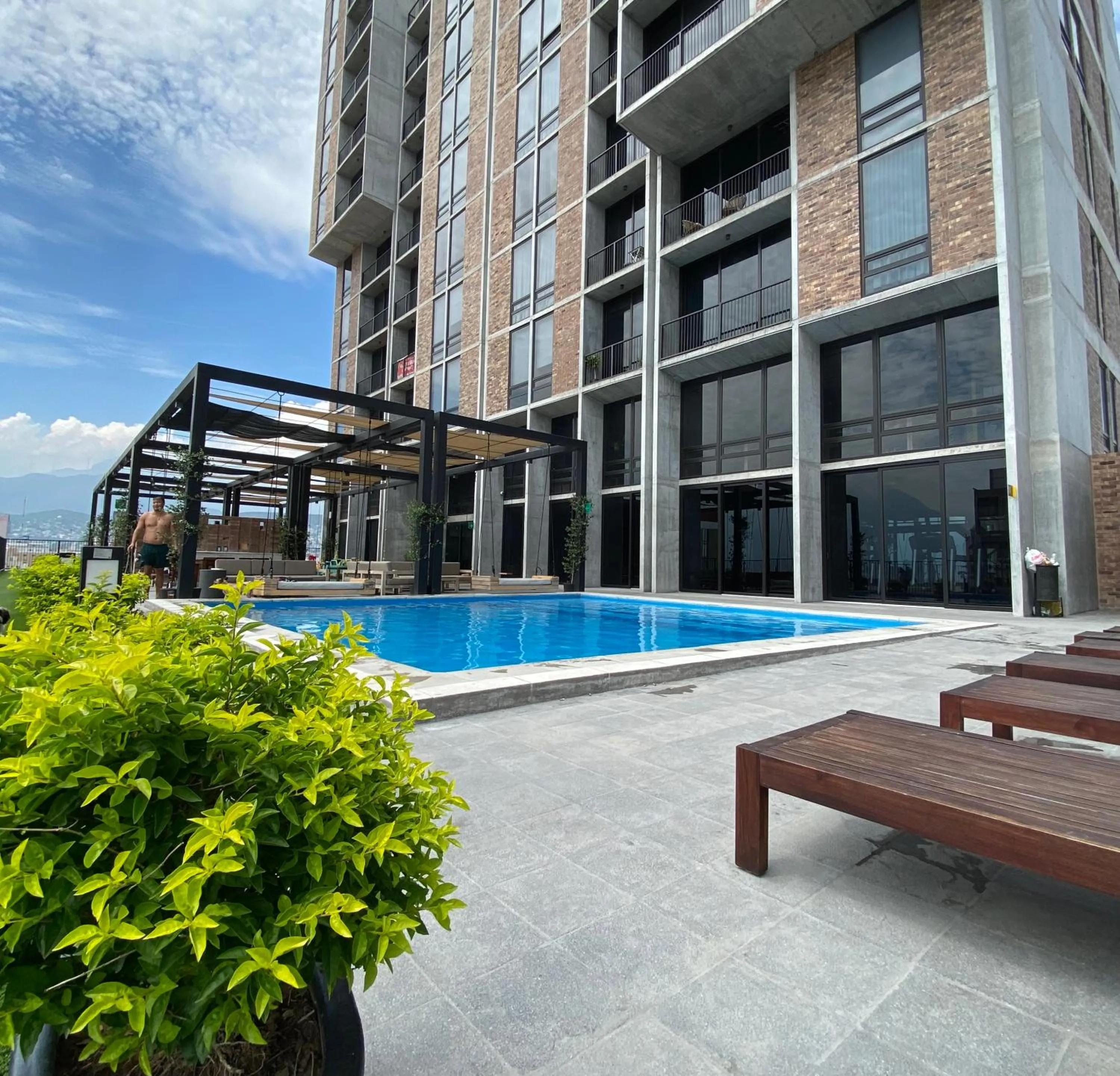 Property building in Lux 2 bedroom apartment, swimming pool, gym and free parking spot in Macro Plaza area