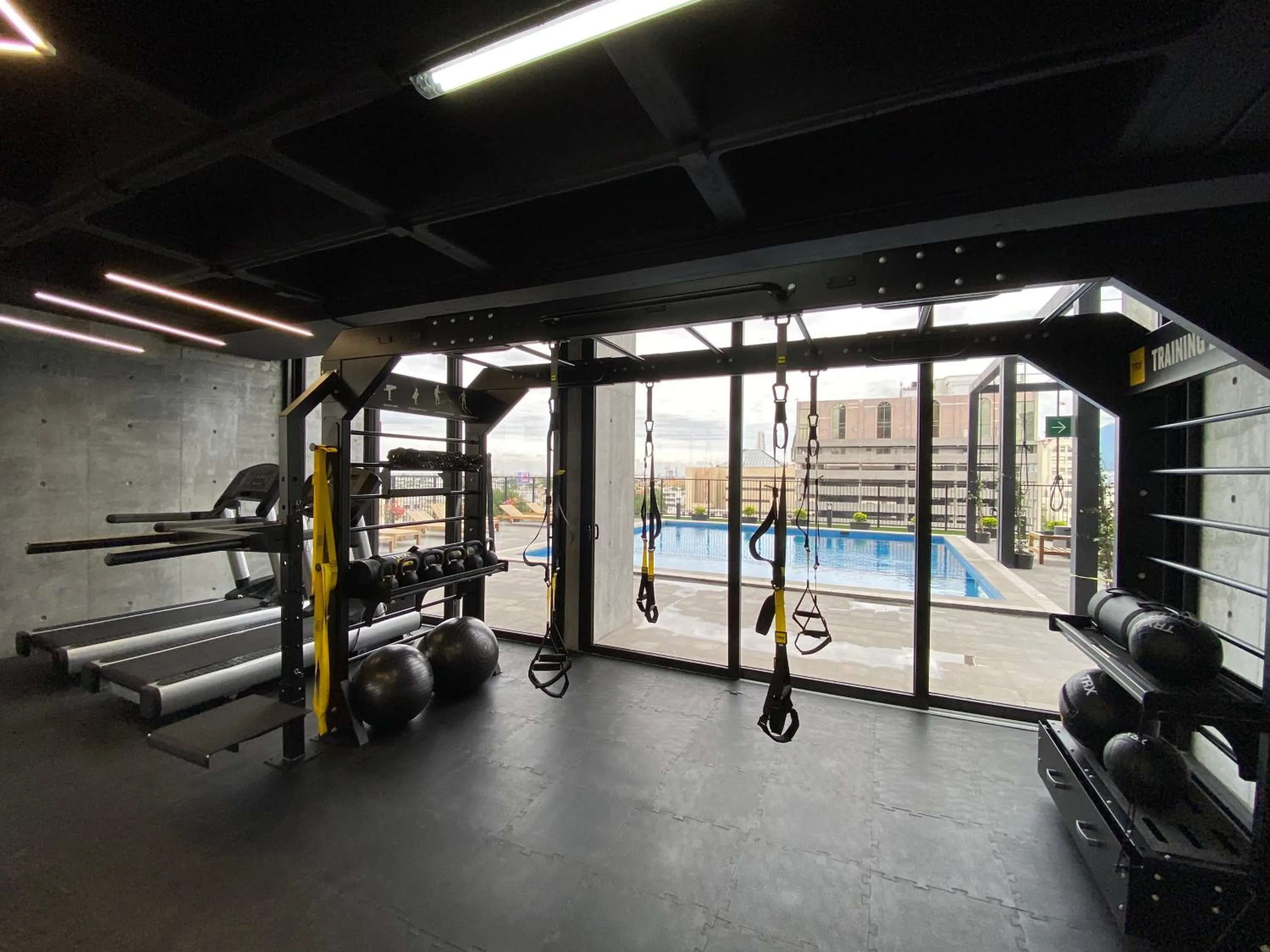 Fitness centre/facilities in Lux 2 bedroom apartment, swimming pool, gym and free parking spot in Macro Plaza area