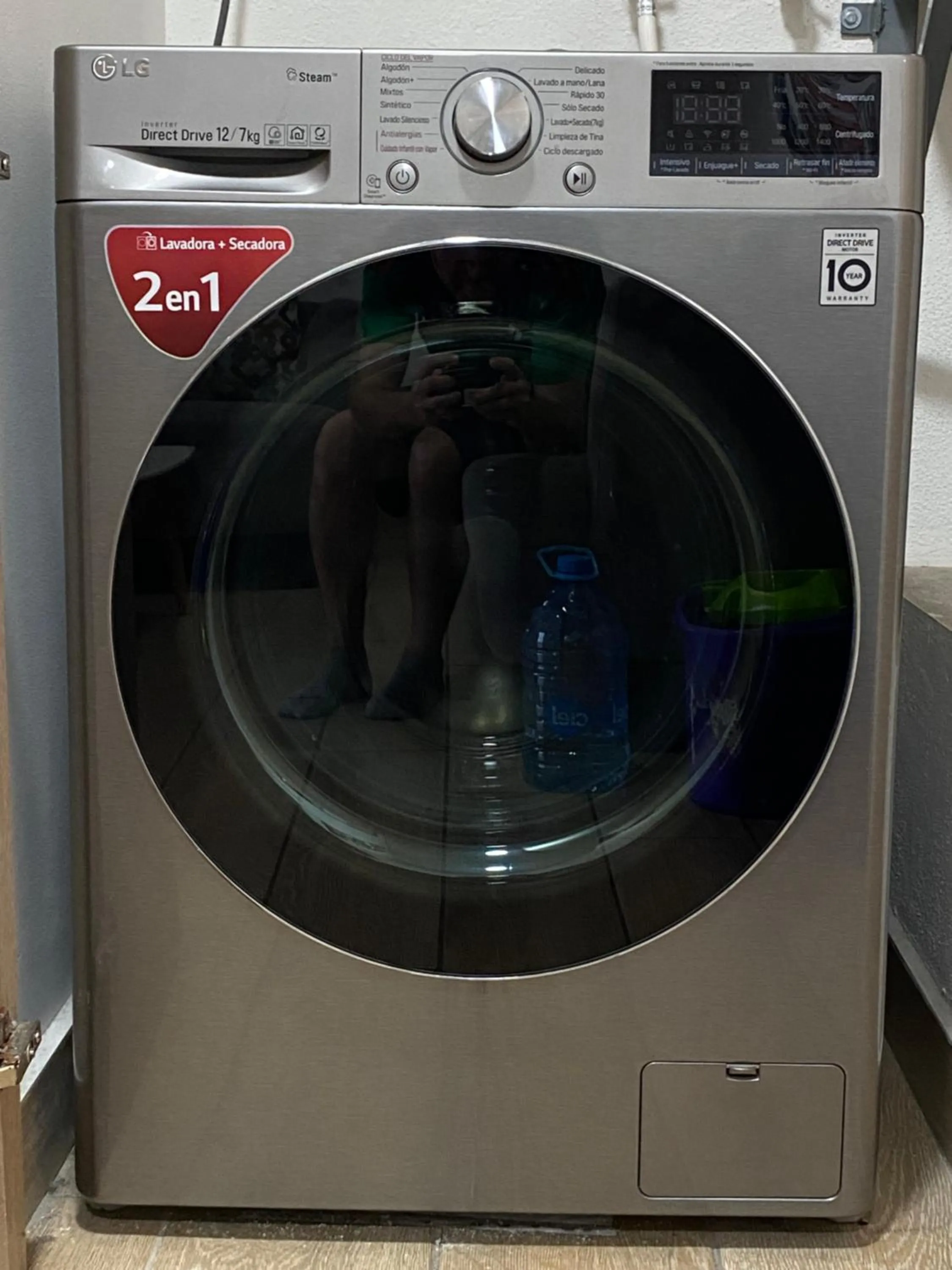 washing machine in Lux 2 bedroom apartment, swimming pool, gym and free parking spot in Macro Plaza area