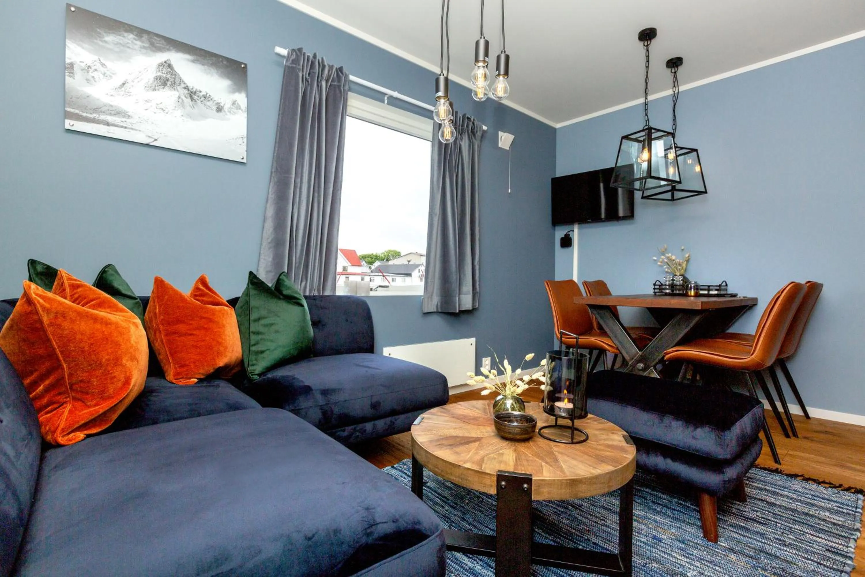 Seating area in Tobiasbrygga