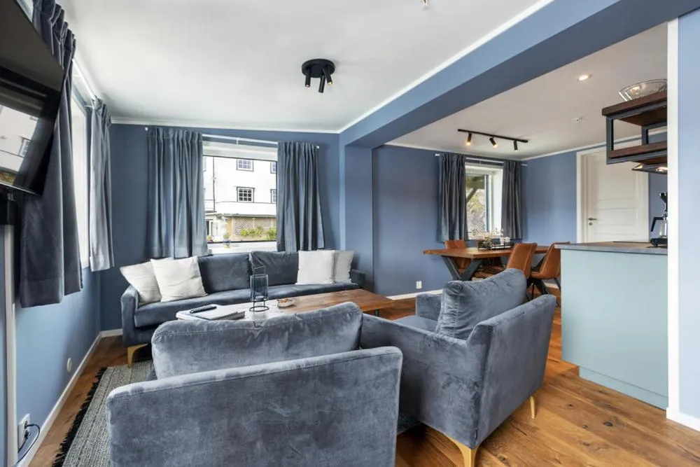 Seating area in Tobiasbrygga