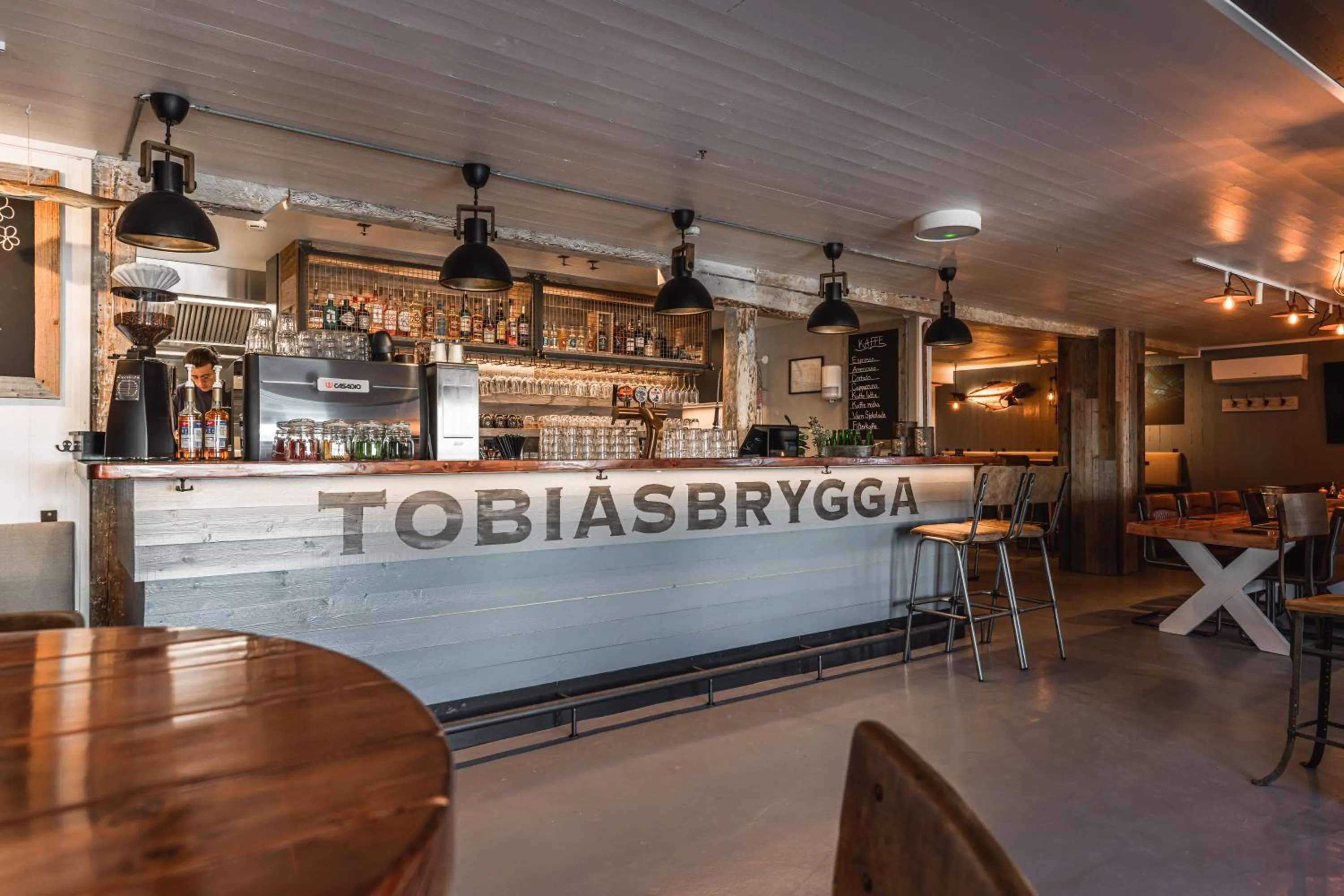 Restaurant/places to eat in Tobiasbrygga