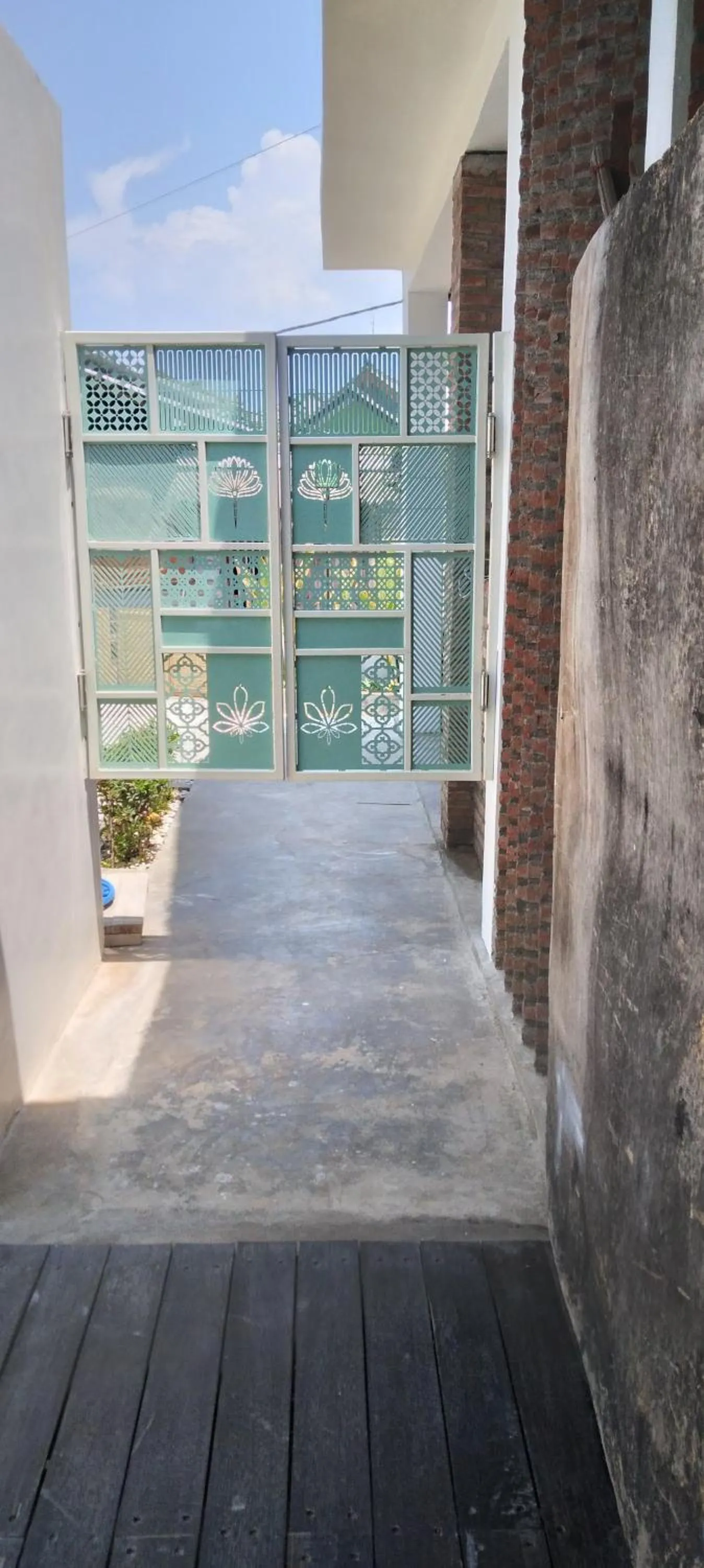 Property building in Roots Hotel Trawangan