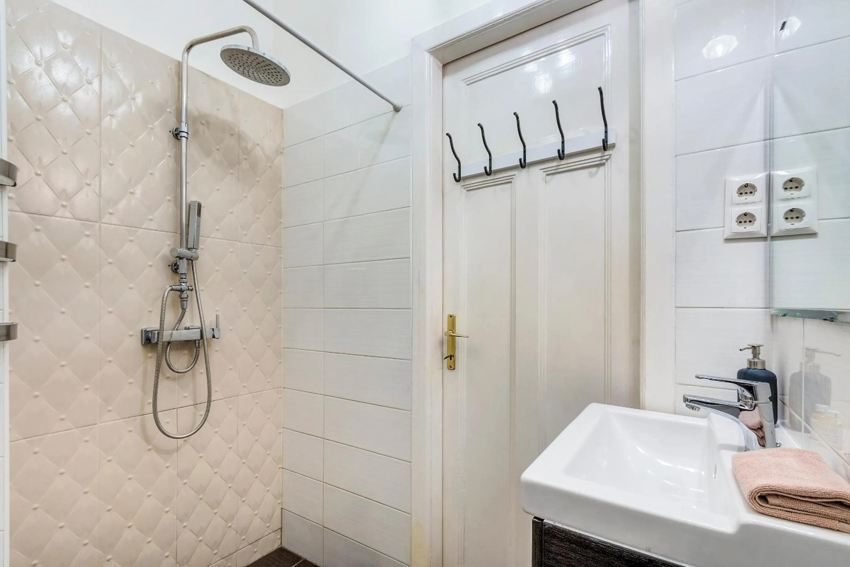 Bathroom in Fashion Street Luxury Apartment
