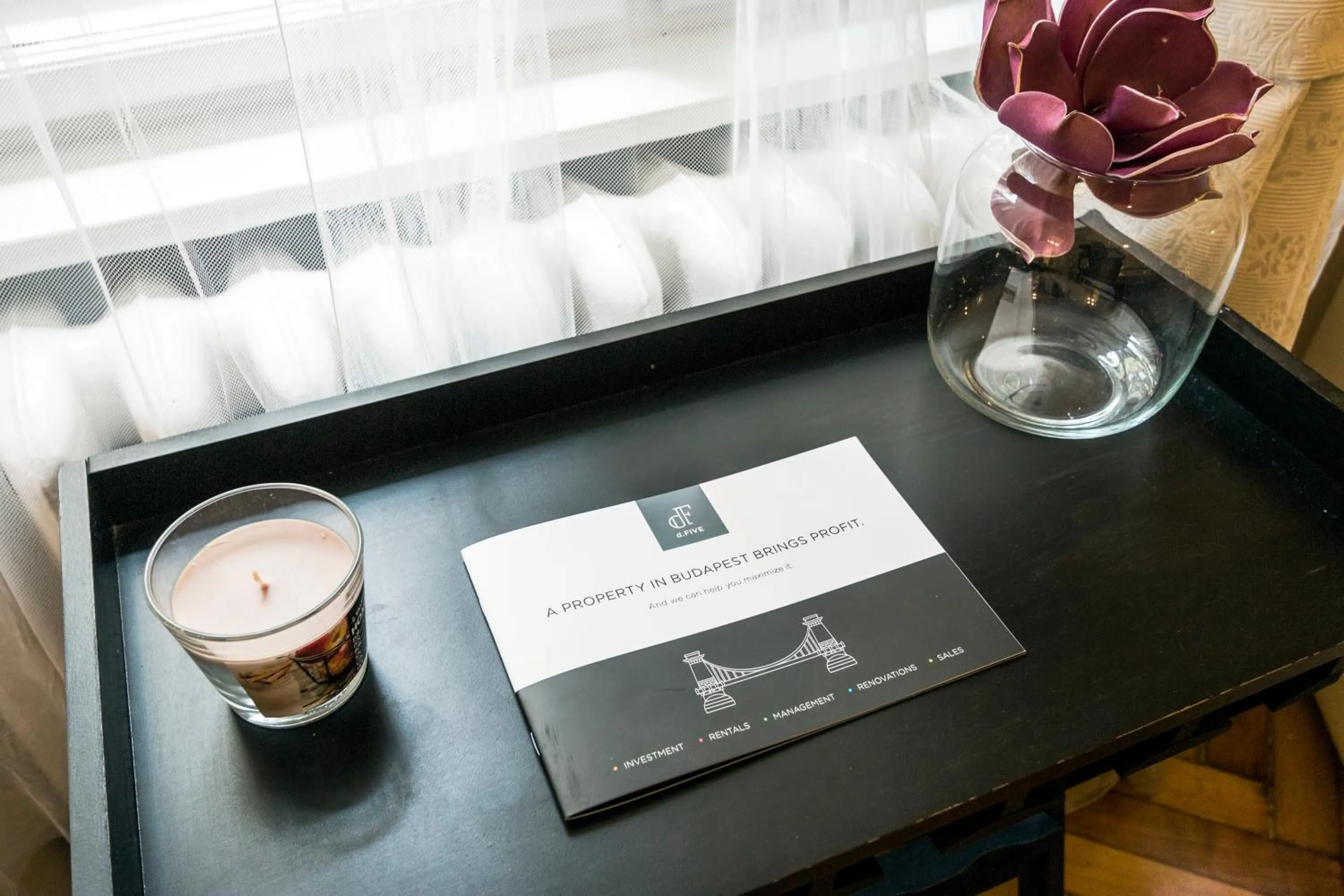 Decorative detail in Fashion Street Luxury Apartment