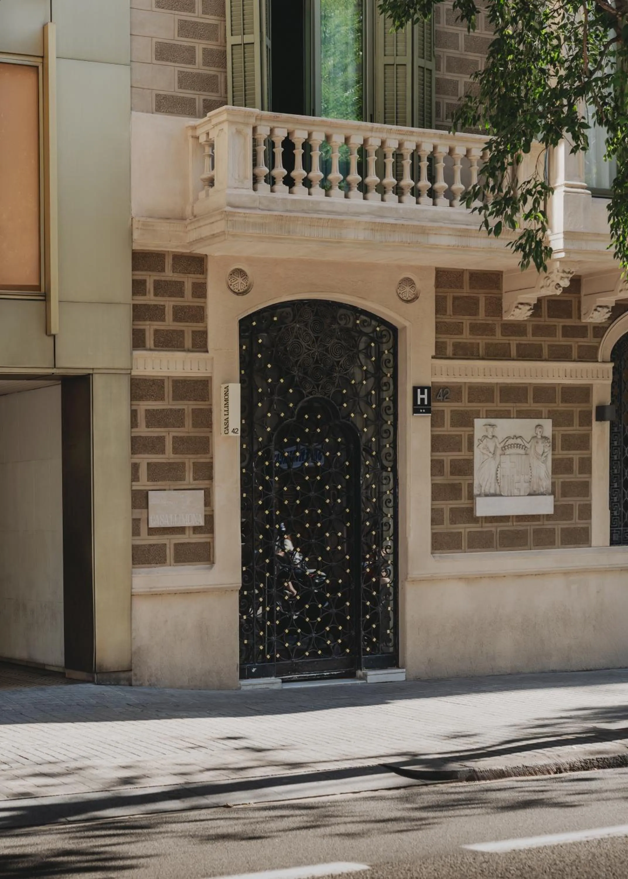 Facade/entrance in Casa Llimona Hotel Boutique