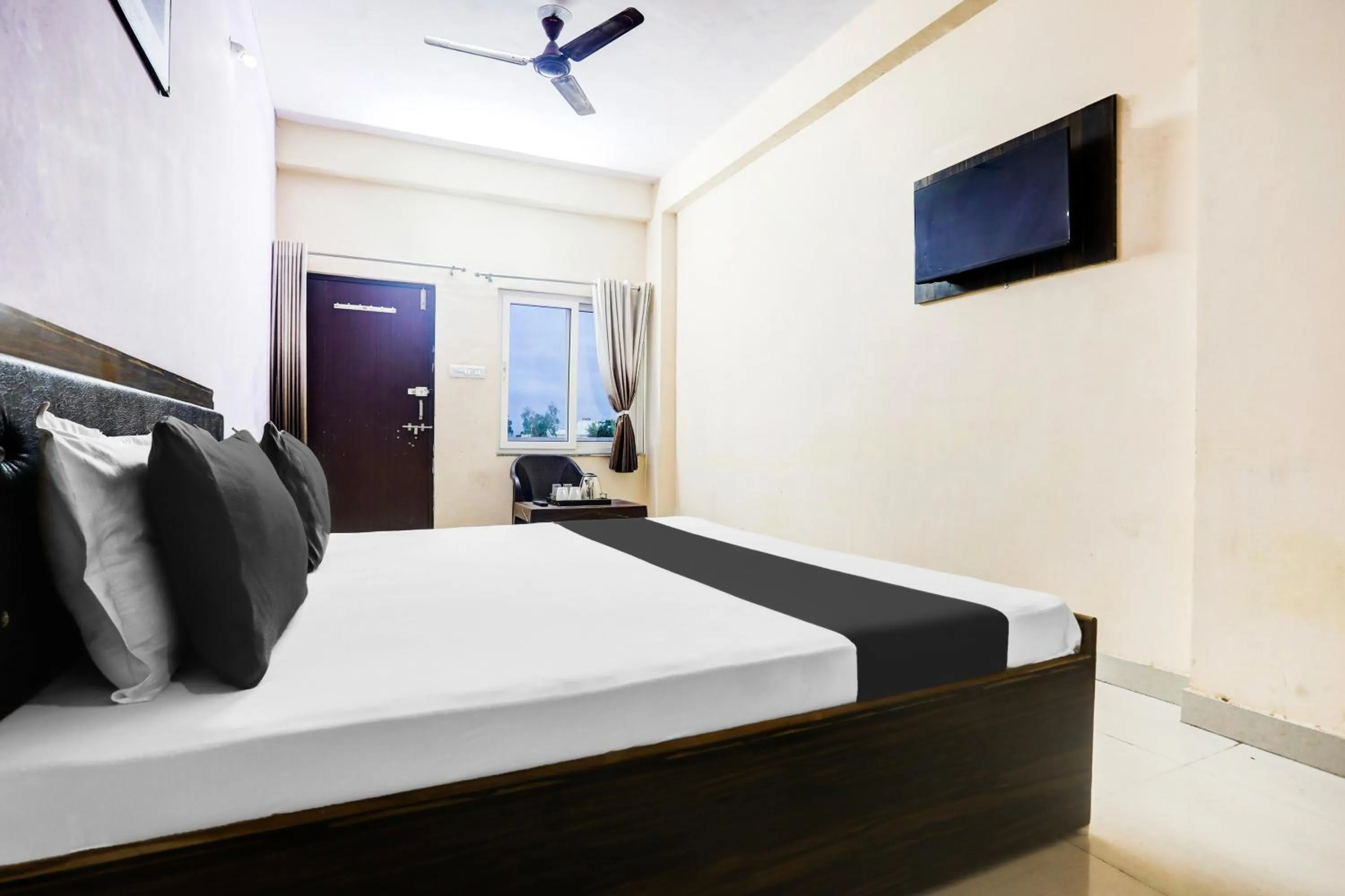 Hotel O Girdharwal Resort