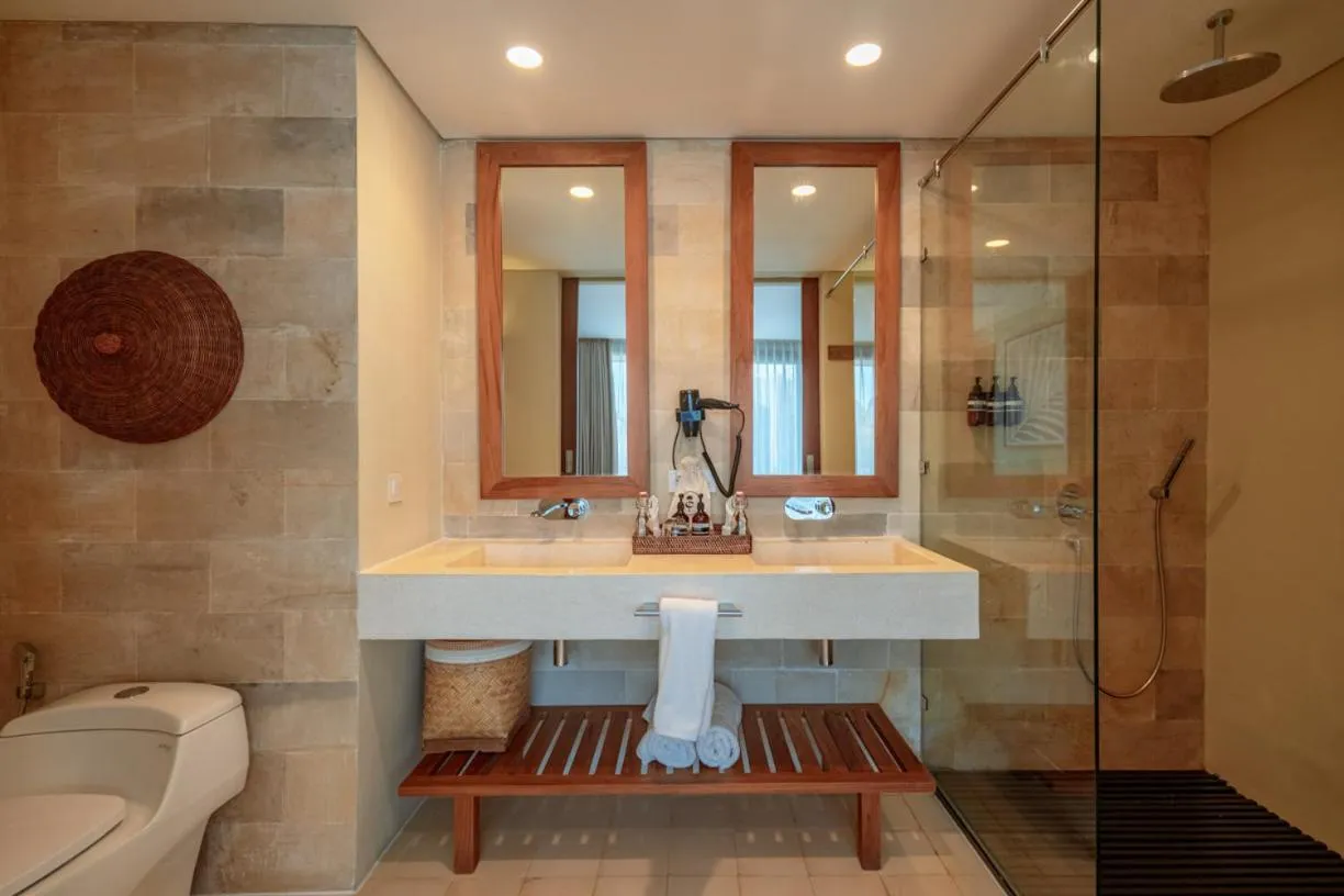 Shower in Cocana Resort Gili Trawangan