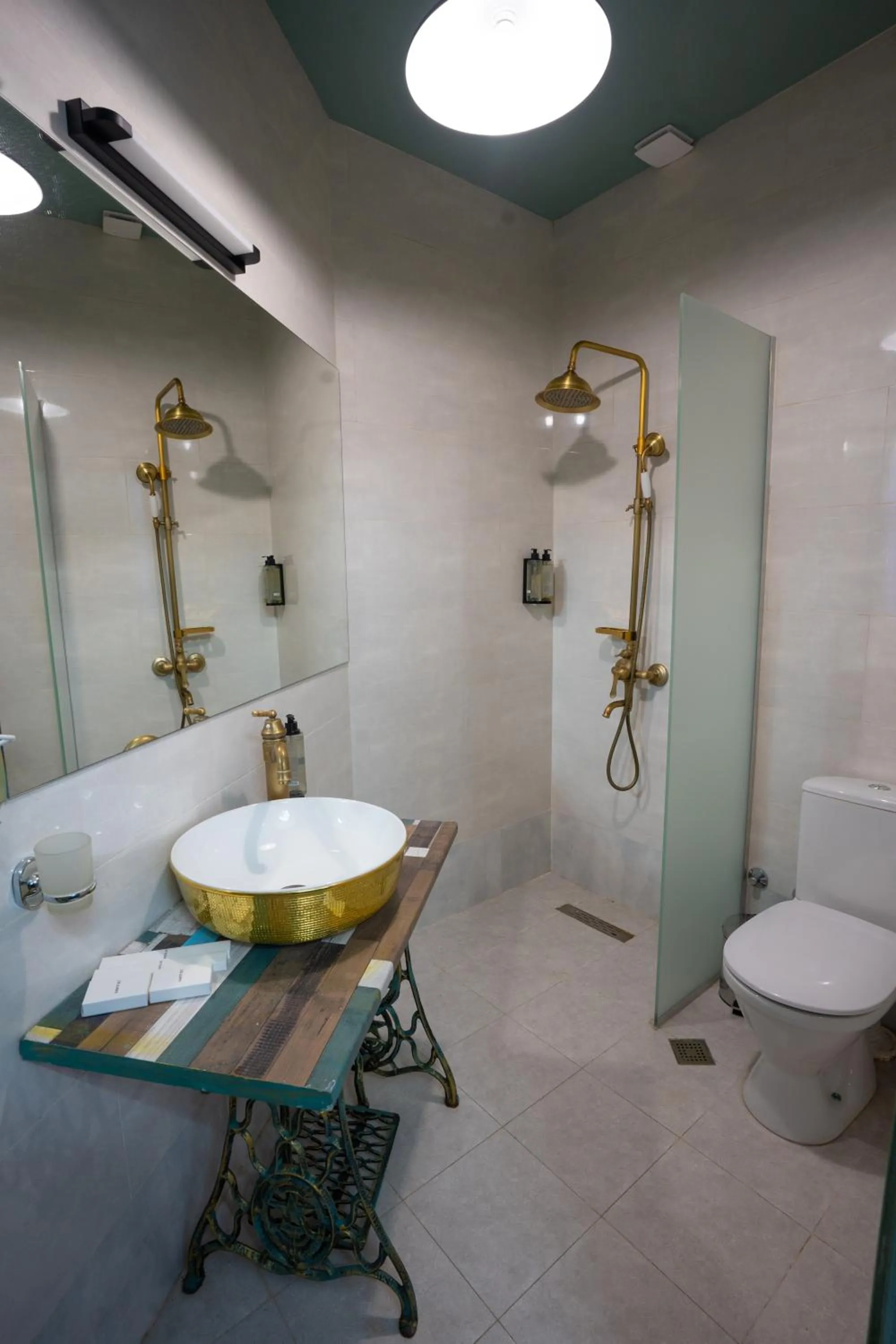 Toilet in Hotel Zerta Old Tbilisi