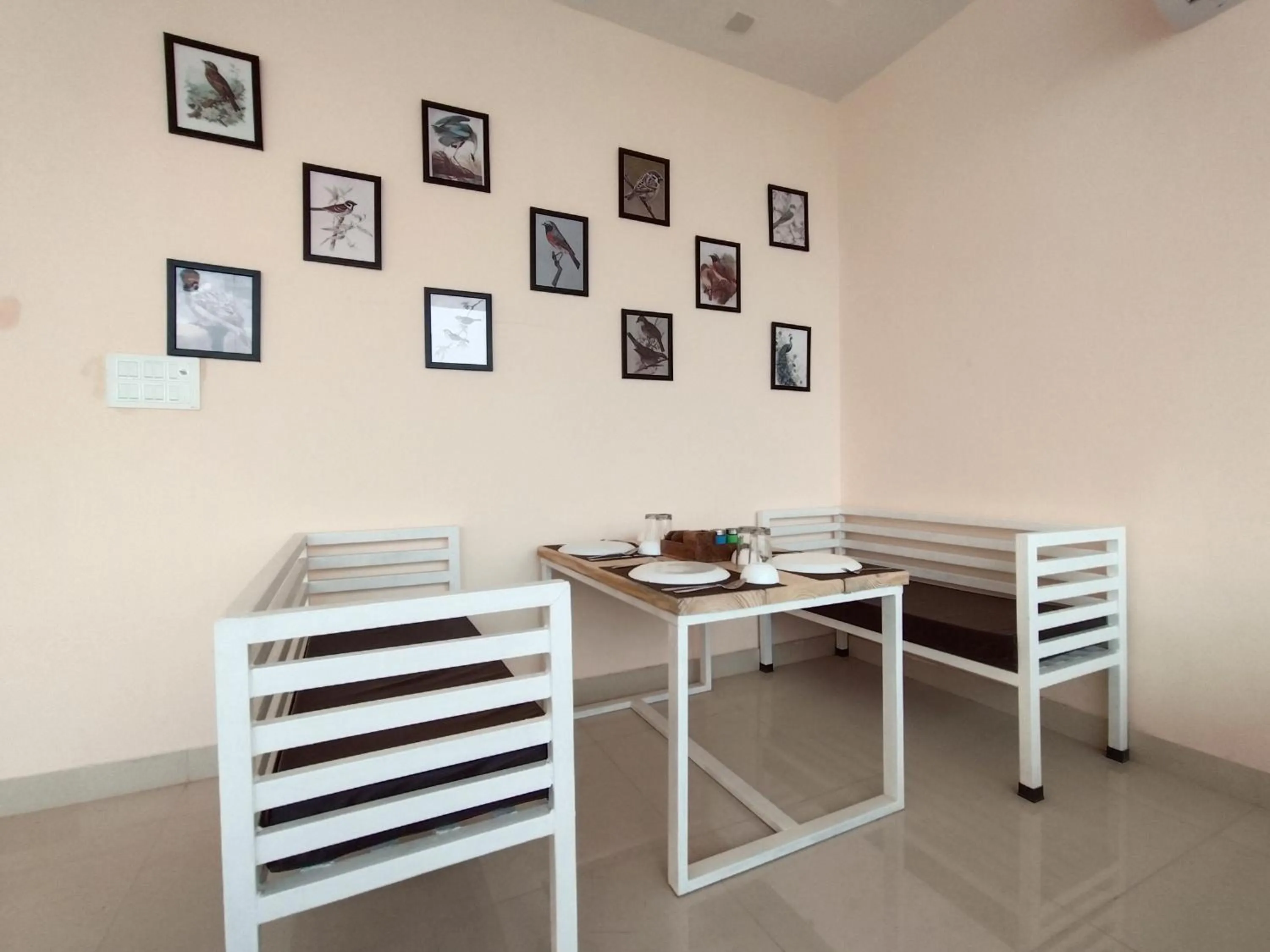 Dining area in House M Lodge