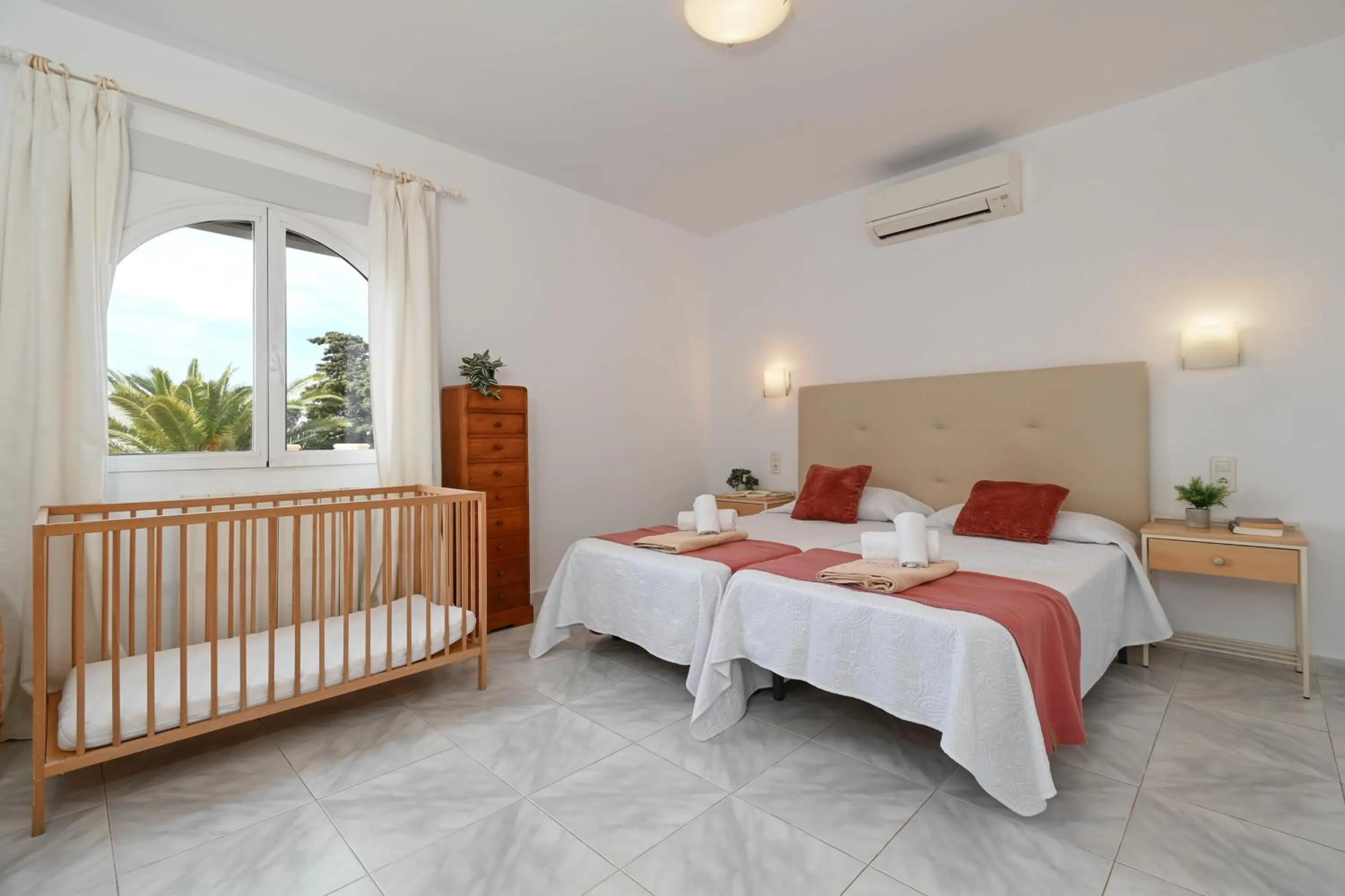 Other, Bed in Villa Hermosa by Aguilarent