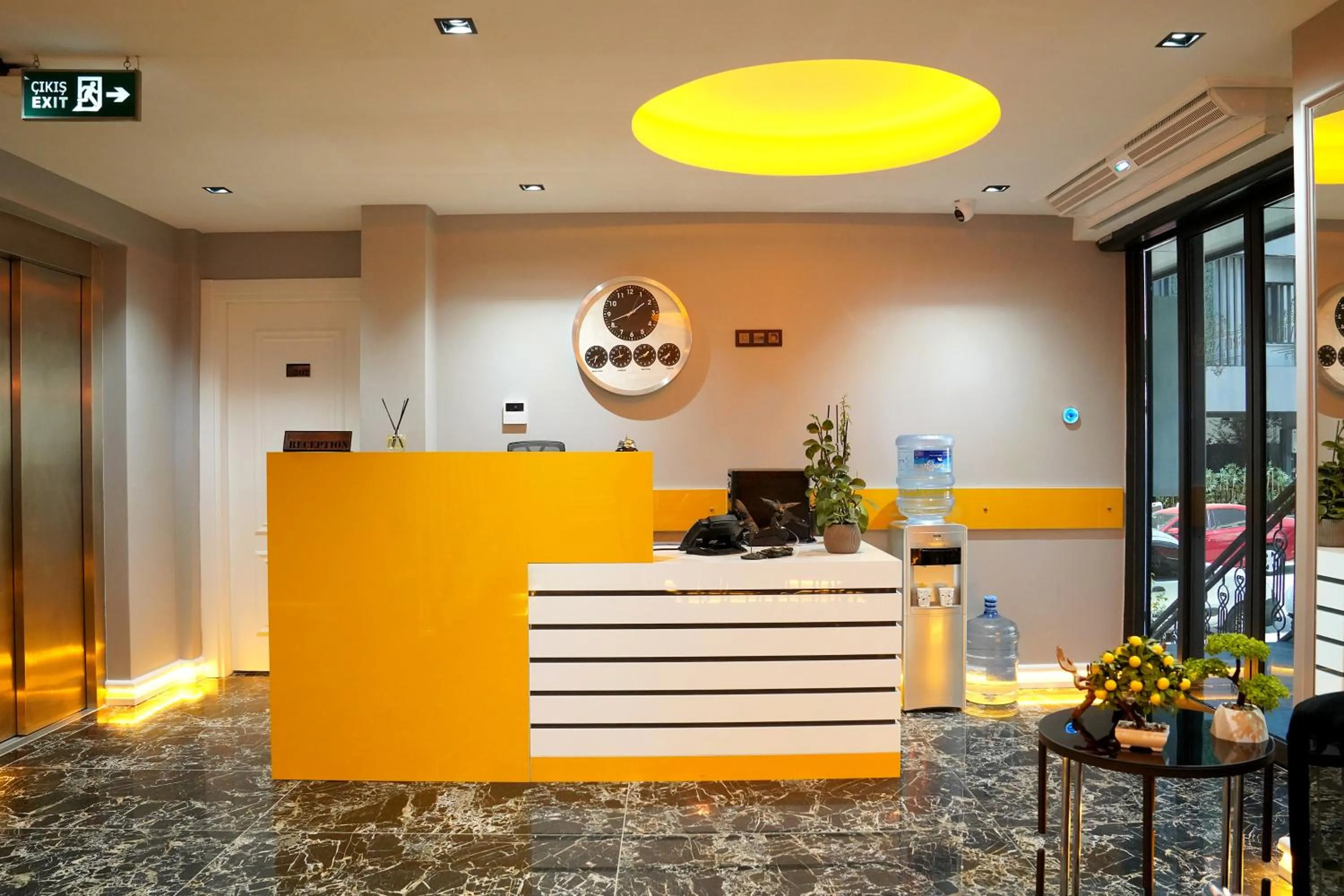 Lobby or reception in GreenWich Hotel